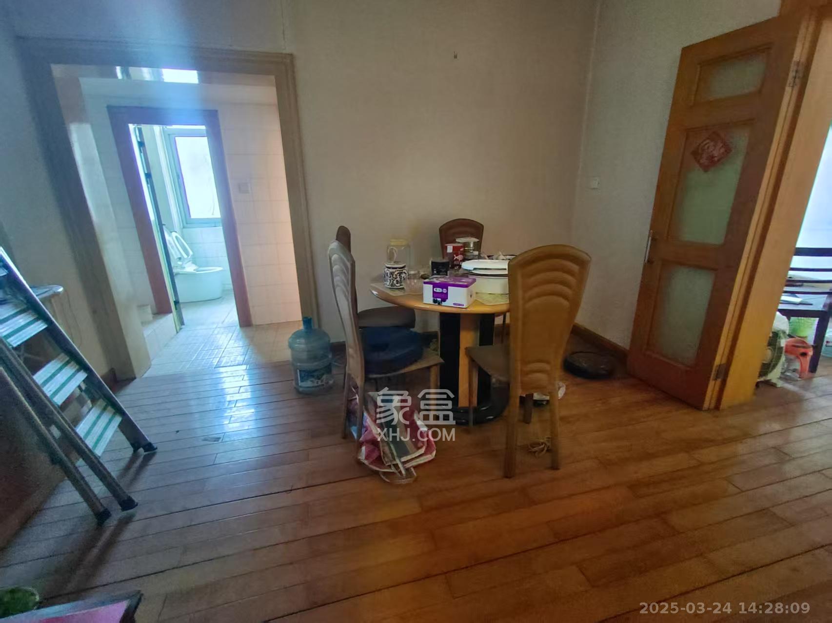 林业厅宿舍 3室2厅1卫 2200.0元/月 林业厅宿舍 3室2厅1卫 2200.0元/月室内图