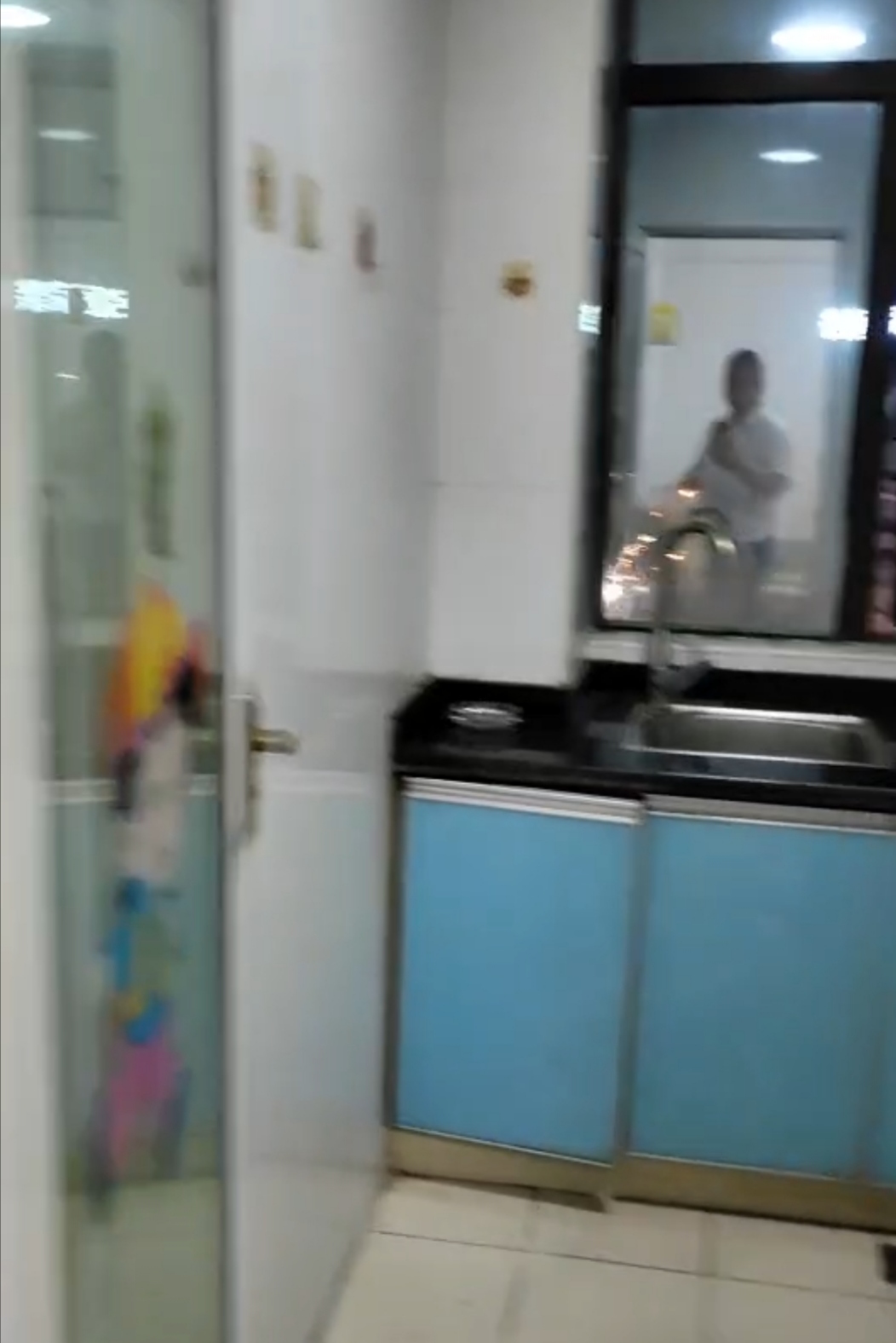 五洲富隆中心  2室1厅1卫    1300.0元/月室内图