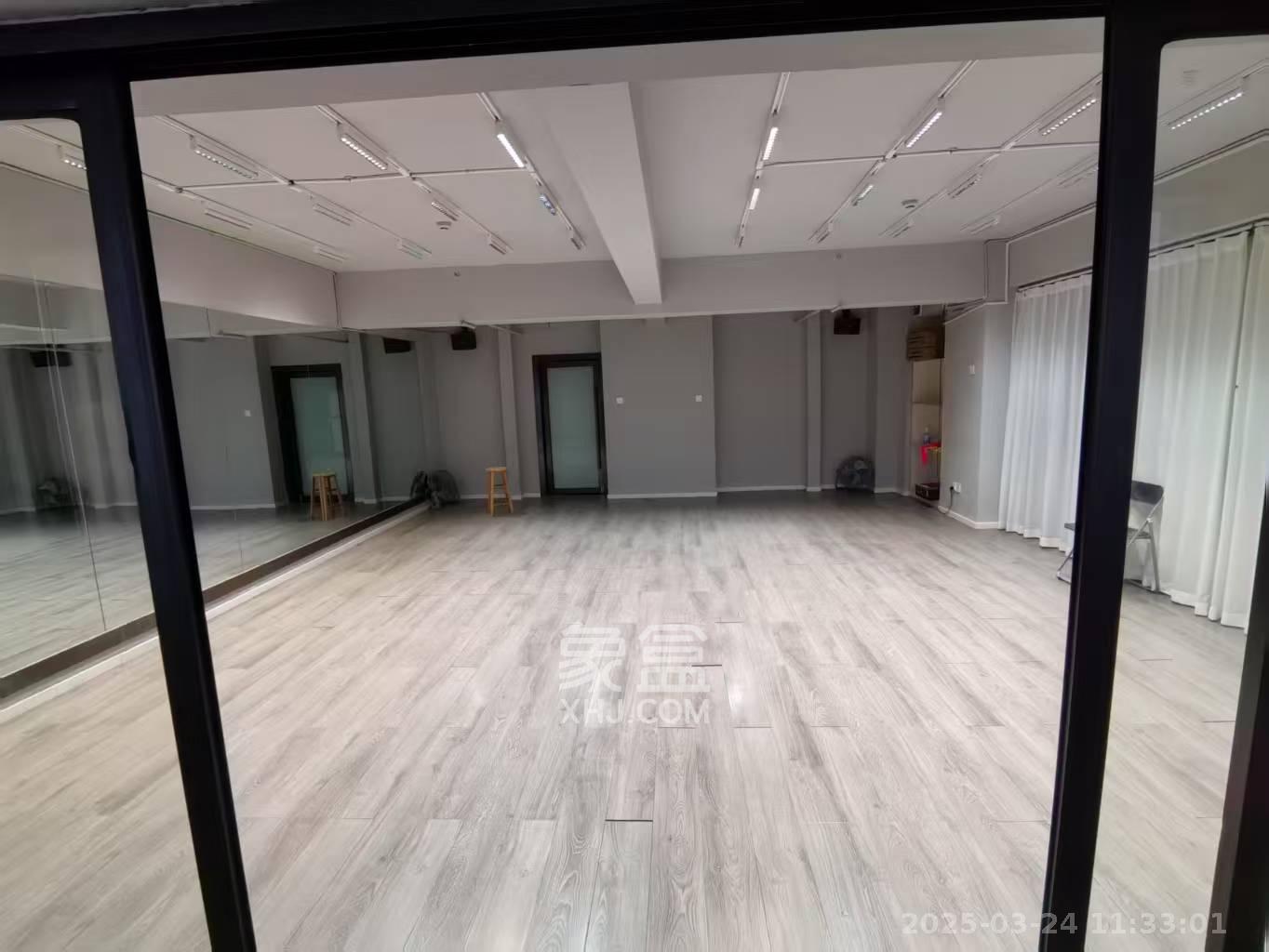 阳光锦城  1室1厅1卫   1400.00元/月室内图