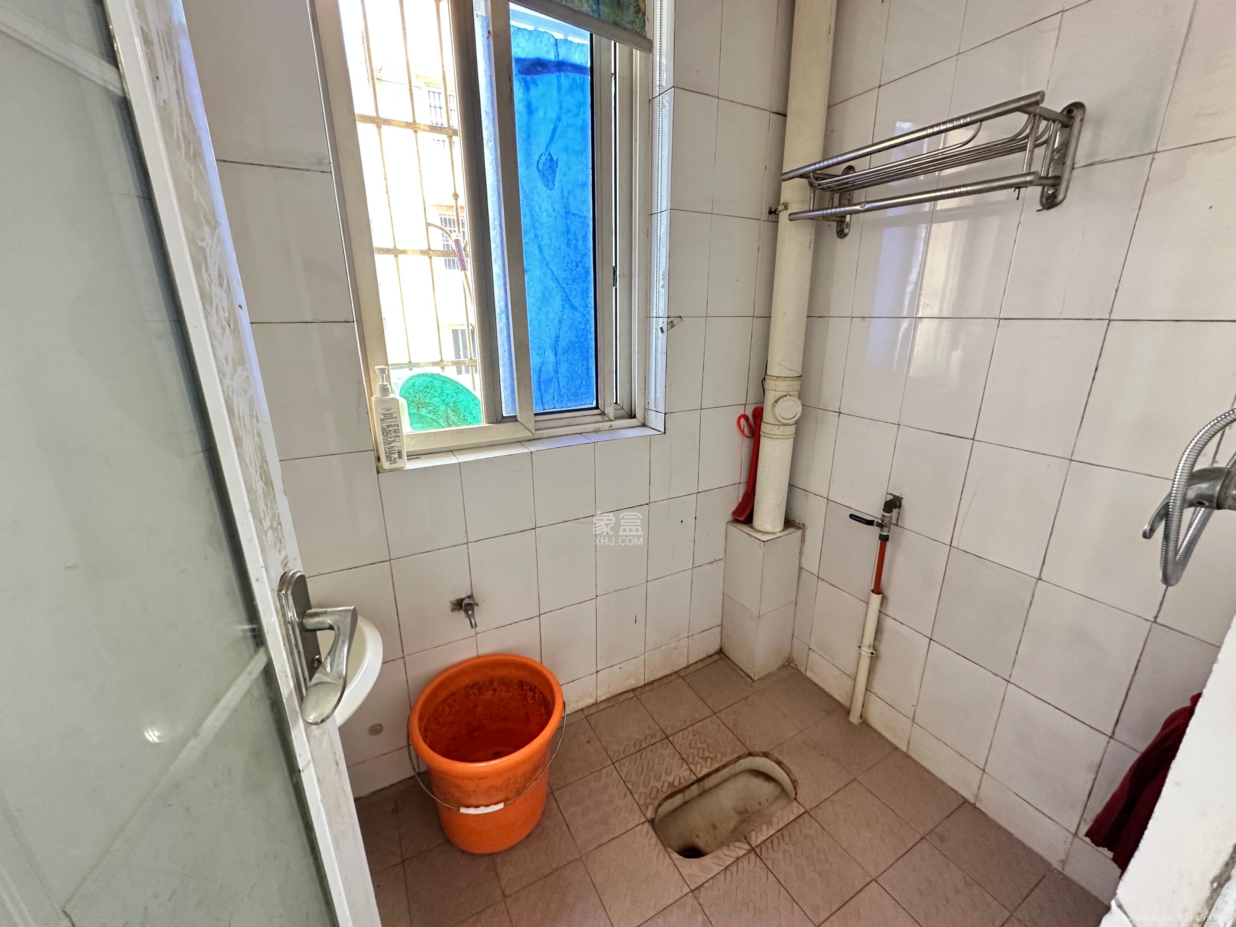 广厦新村  4室2厅1卫    2000.0元/月 广厦新村  4室2厅1卫    2000.0元/月室内图