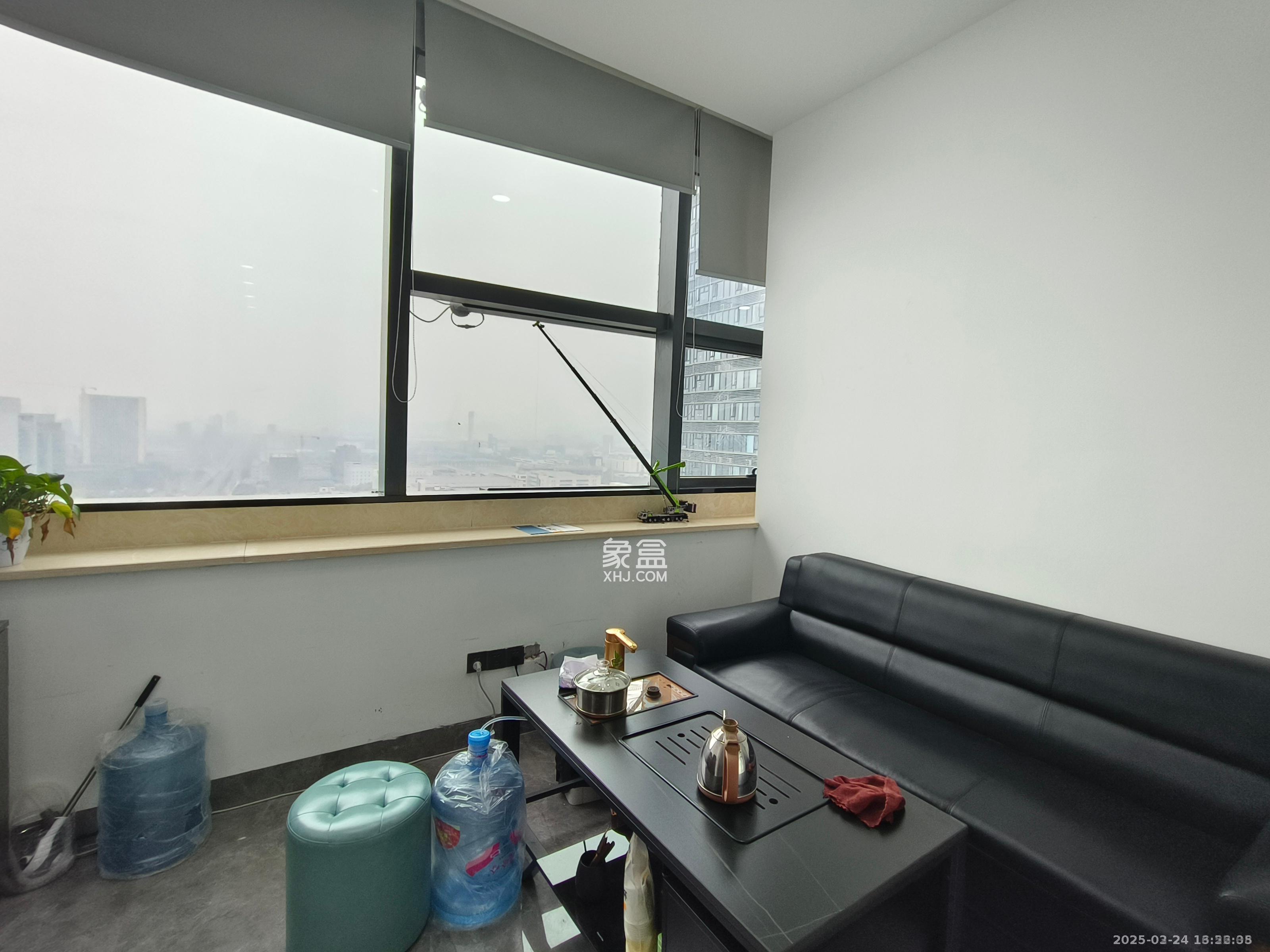 保利麓谷林语I区 1室1厅1卫 5000.0元/月 保利麓谷林语I区 1室1厅1卫 5000.0元/月室内图