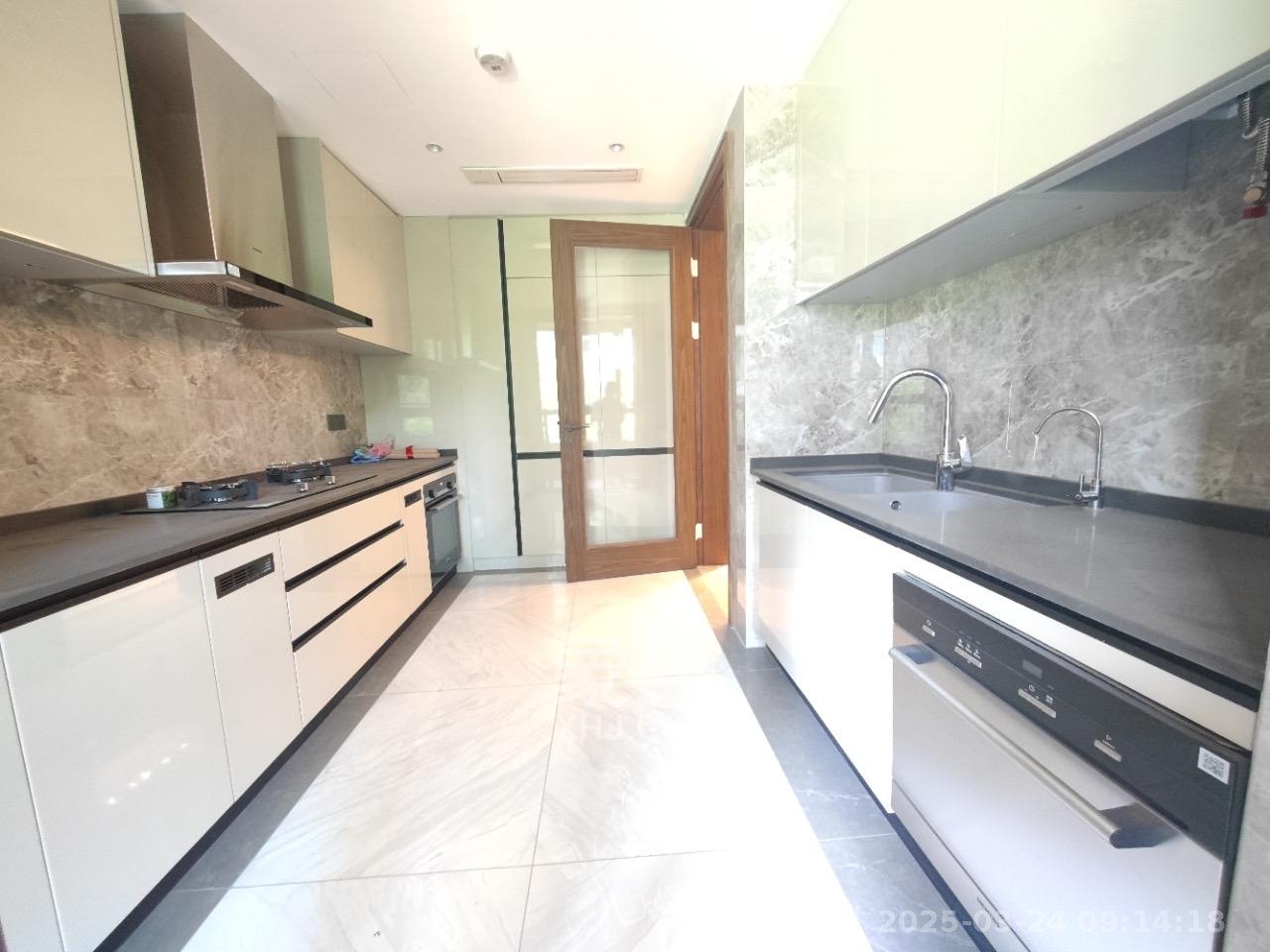 万科紫台  4室2厅3卫    12800.0元/月 万科紫台  4室2厅3卫    12800.0元/月室内图