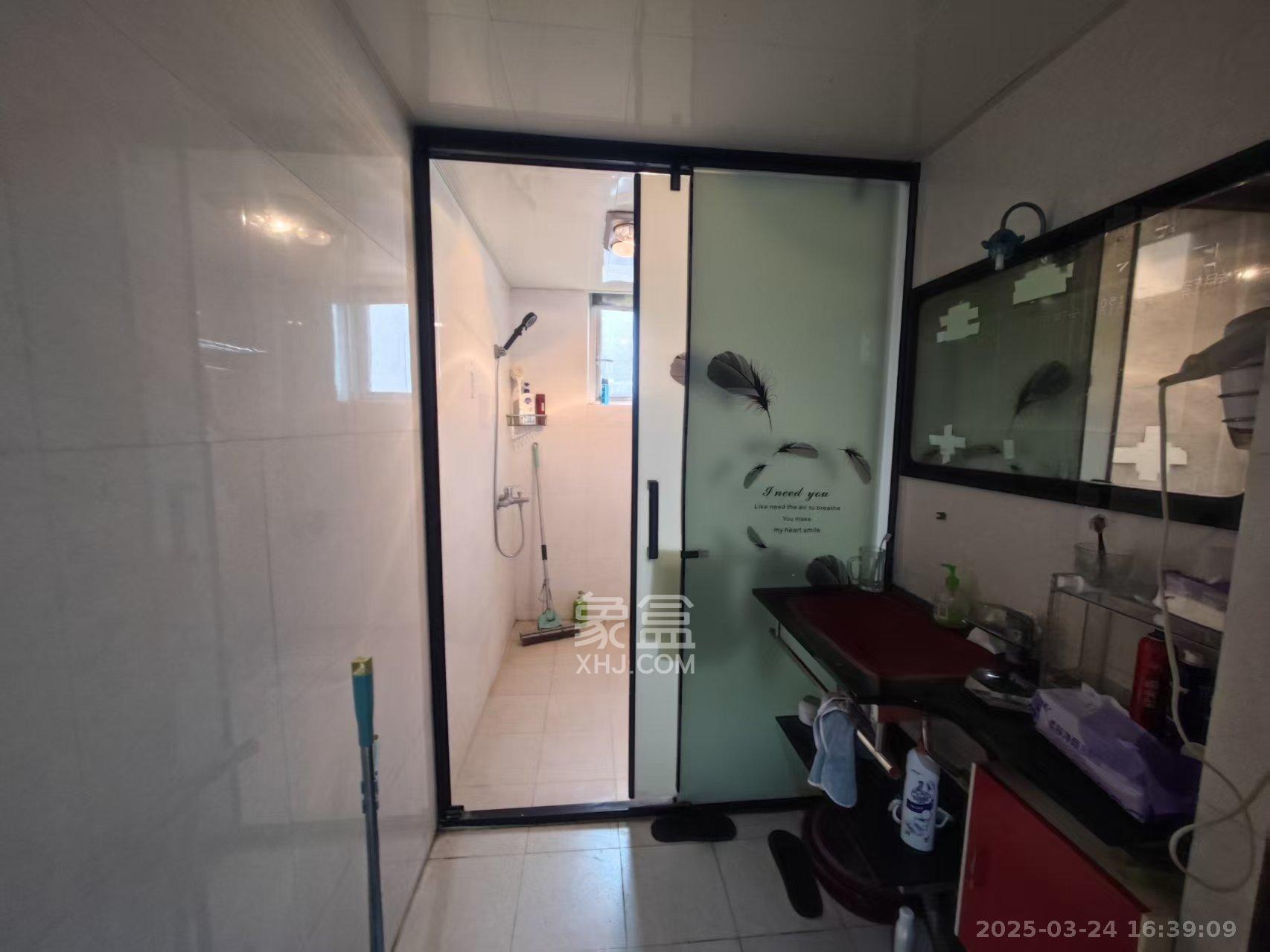 幸福洋房 4室2厅2卫 2100.0元/月 幸福洋房 4室2厅2卫 2100.0元/月室内图