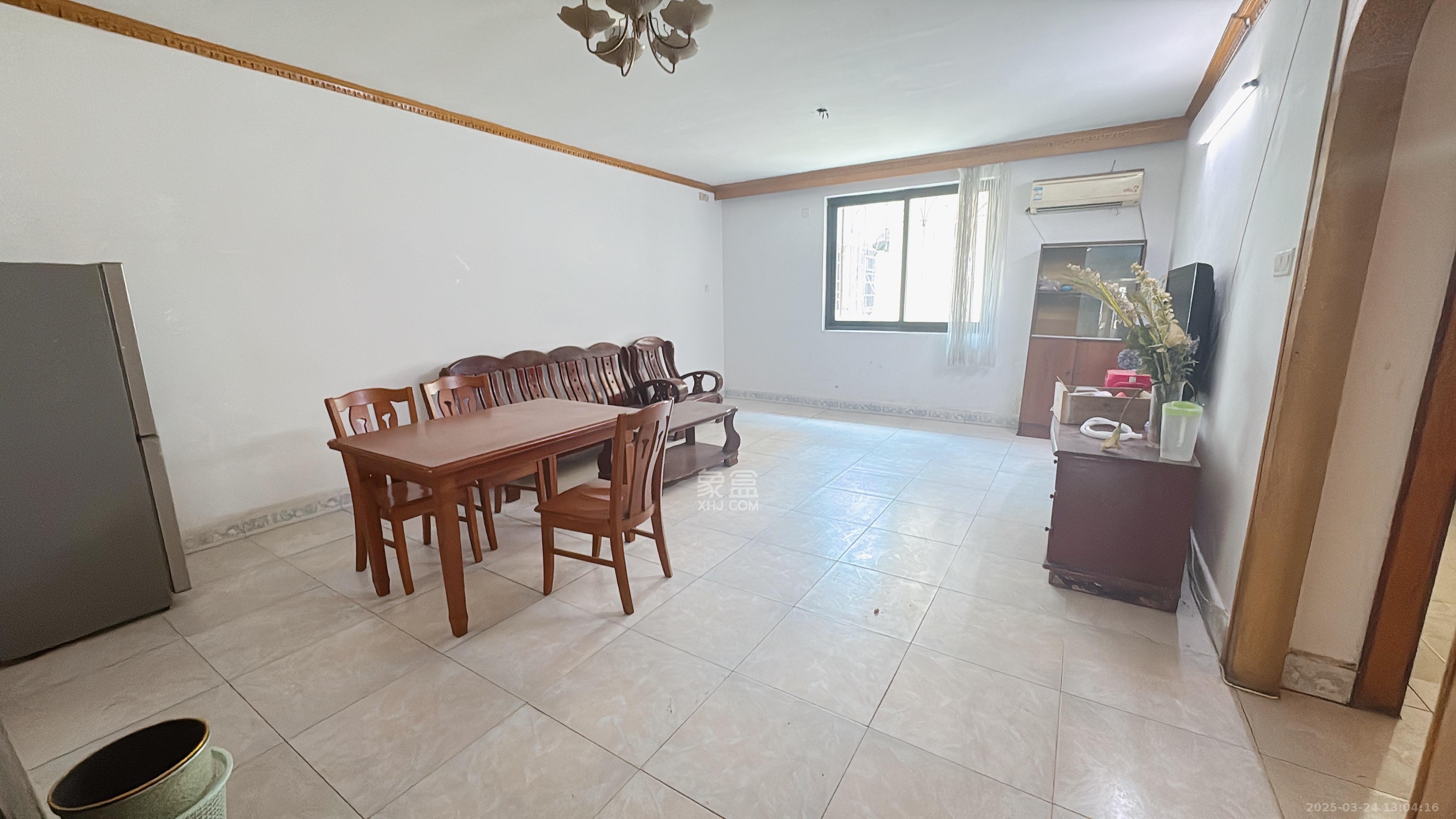 金汇小区 3室2厅2卫 2000.0元/月 金汇小区 3室2厅2卫 2000.0元/月室内图