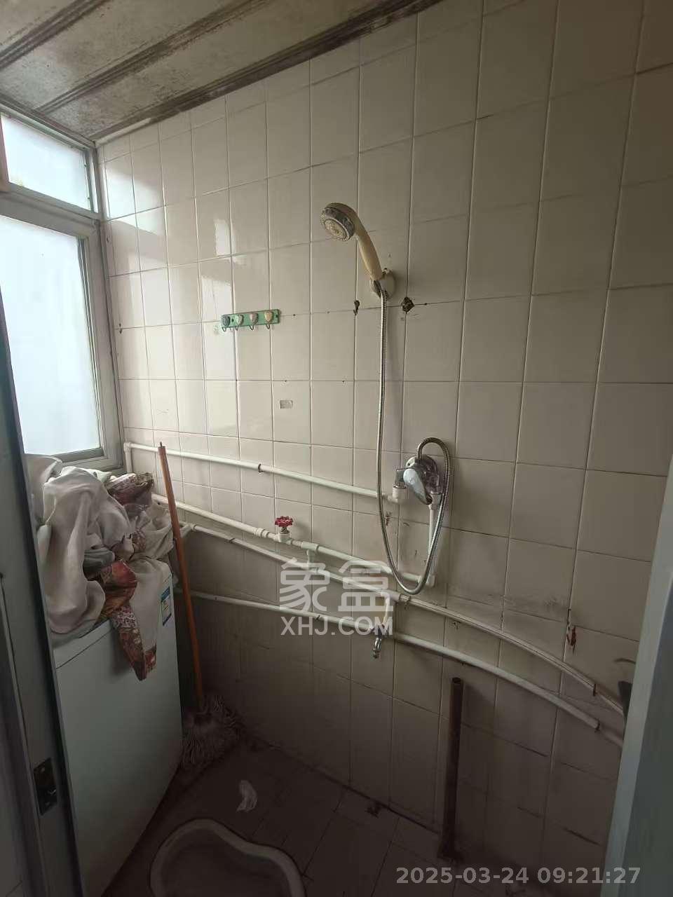 湖橡宿舍/湖橡小区  1室1厅1卫    1300.0元/月 湖橡宿舍/湖橡小区  1室1厅1卫    1300.0元/月