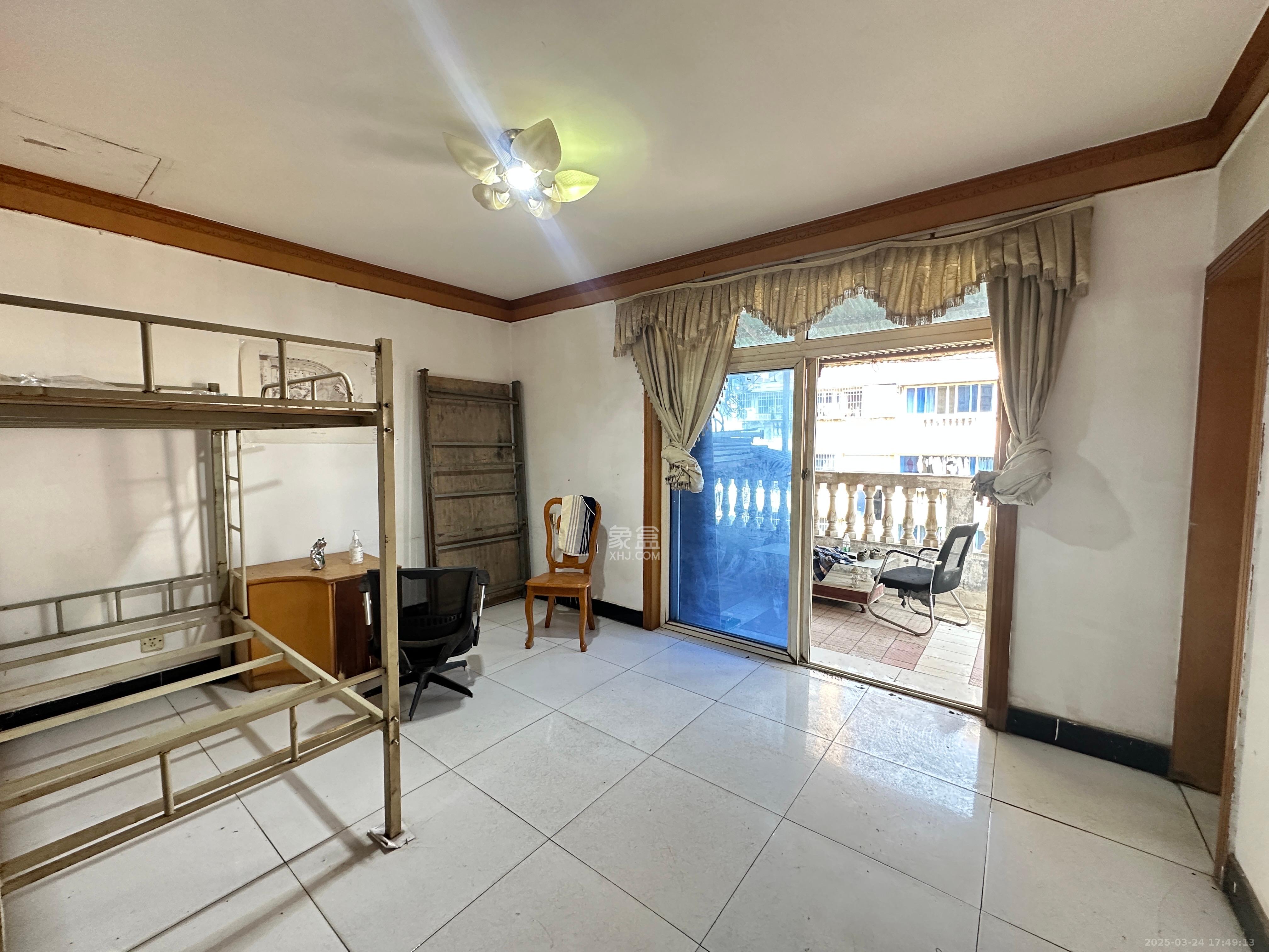 广厦新村  4室2厅1卫    2000.0元/月 广厦新村  4室2厅1卫    2000.0元/月室内图