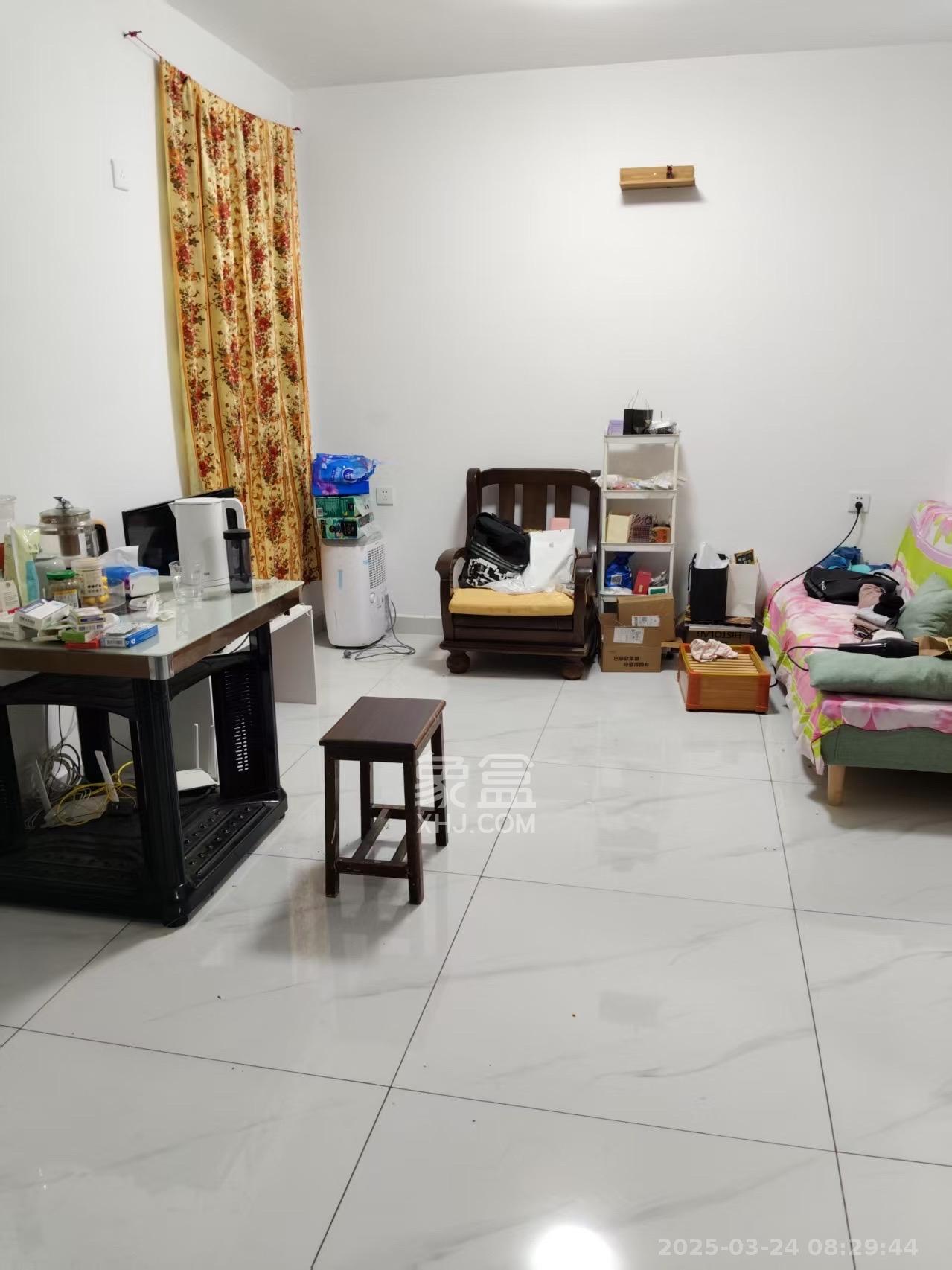 岳银小区（一二三五村）  2室2厅1卫   1800.00元/月