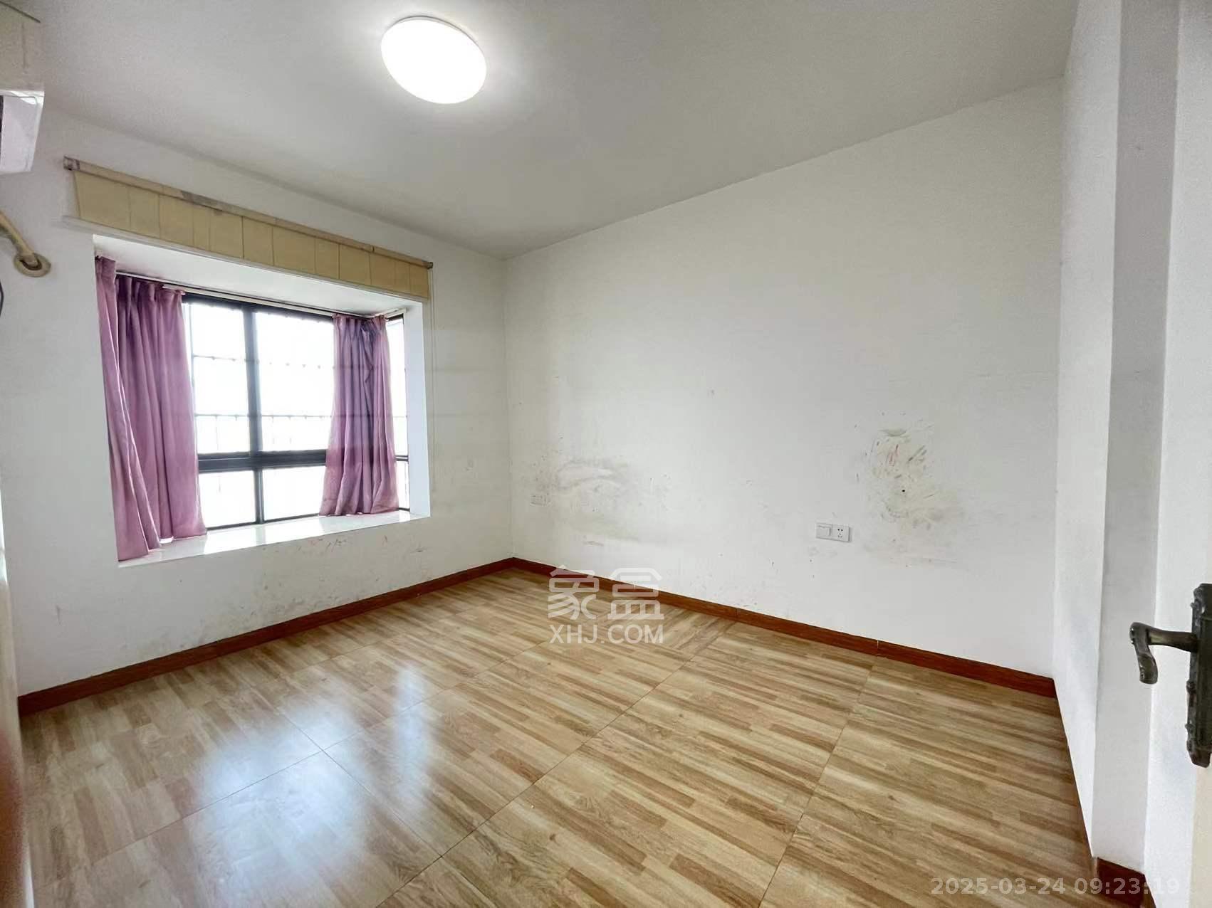 华城广场 2室2厅1卫 2200.0元/月 华城广场 2室2厅1卫 2200.0元/月室内图