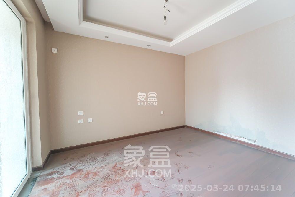郡原居里  1室1厅1卫   1400.00元/月室内图
