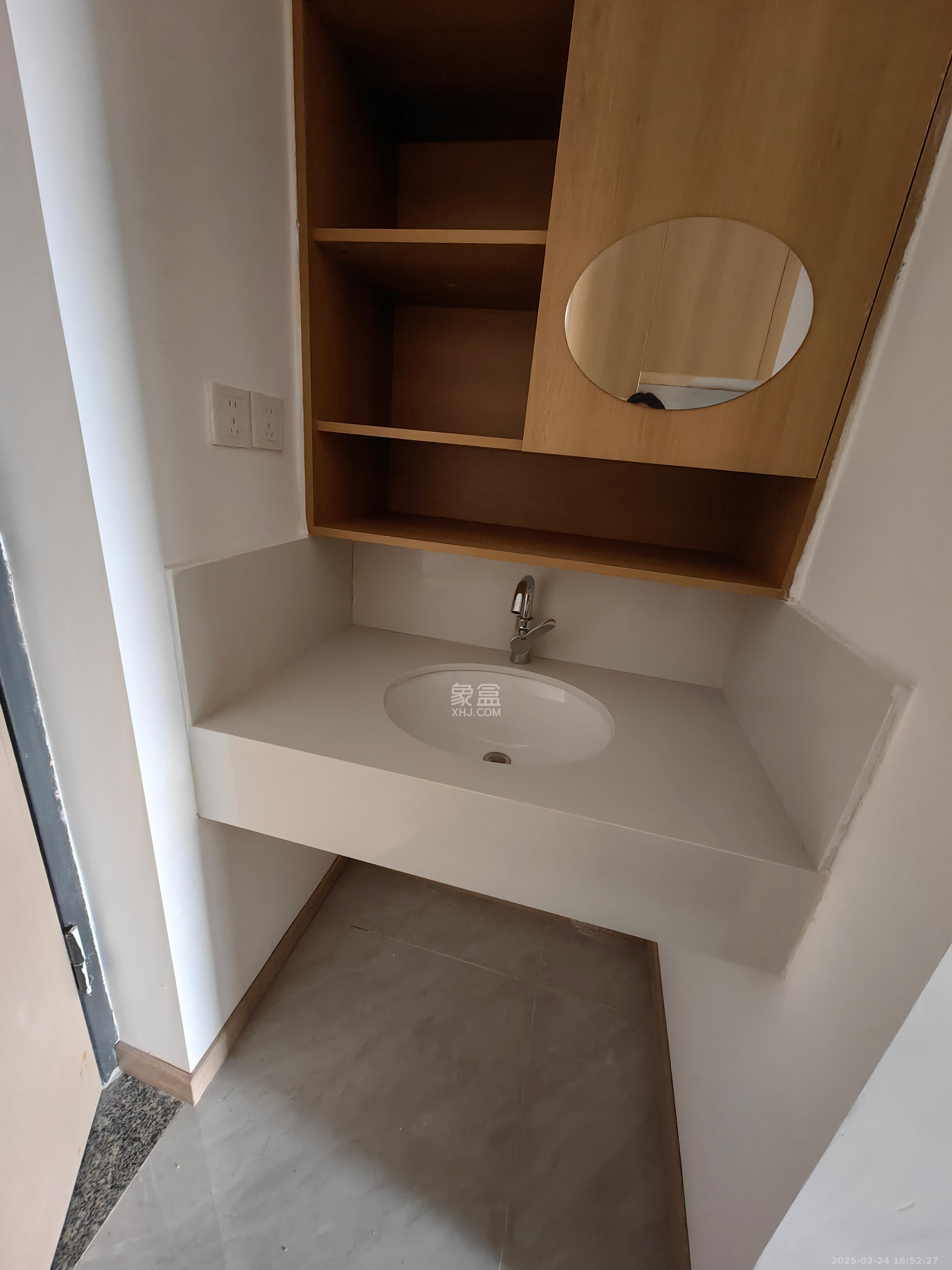 百联购物公园(空港8号)  1室0厅0卫    1200.0元/月 百联购物公园(空港8号)  1室0厅0卫    1200.0元/月室内图