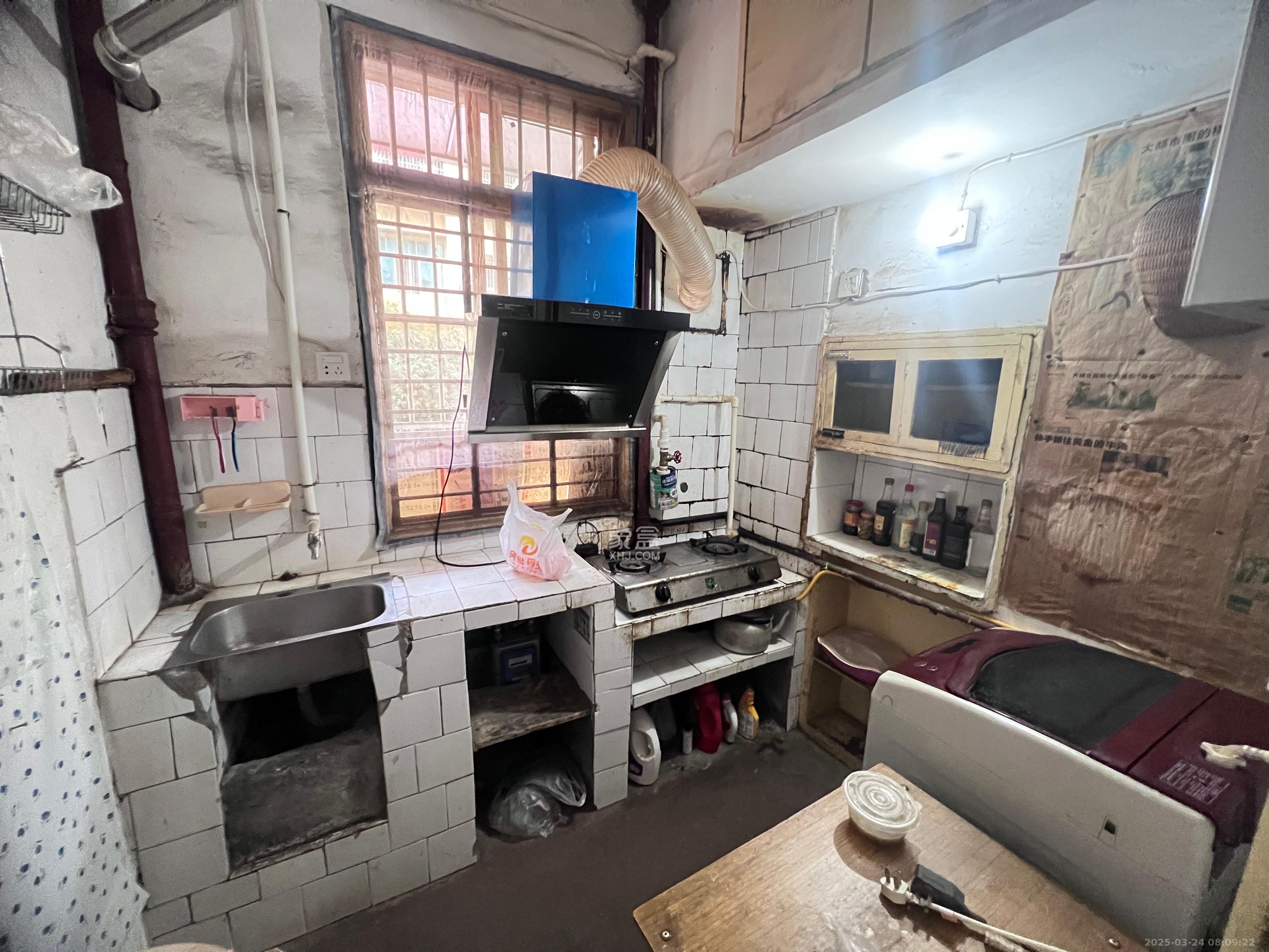 朝阳一、二村 1室1厅1卫 1100.0元/月 朝阳一、二村 1室1厅1卫 1100.0元/月室内图