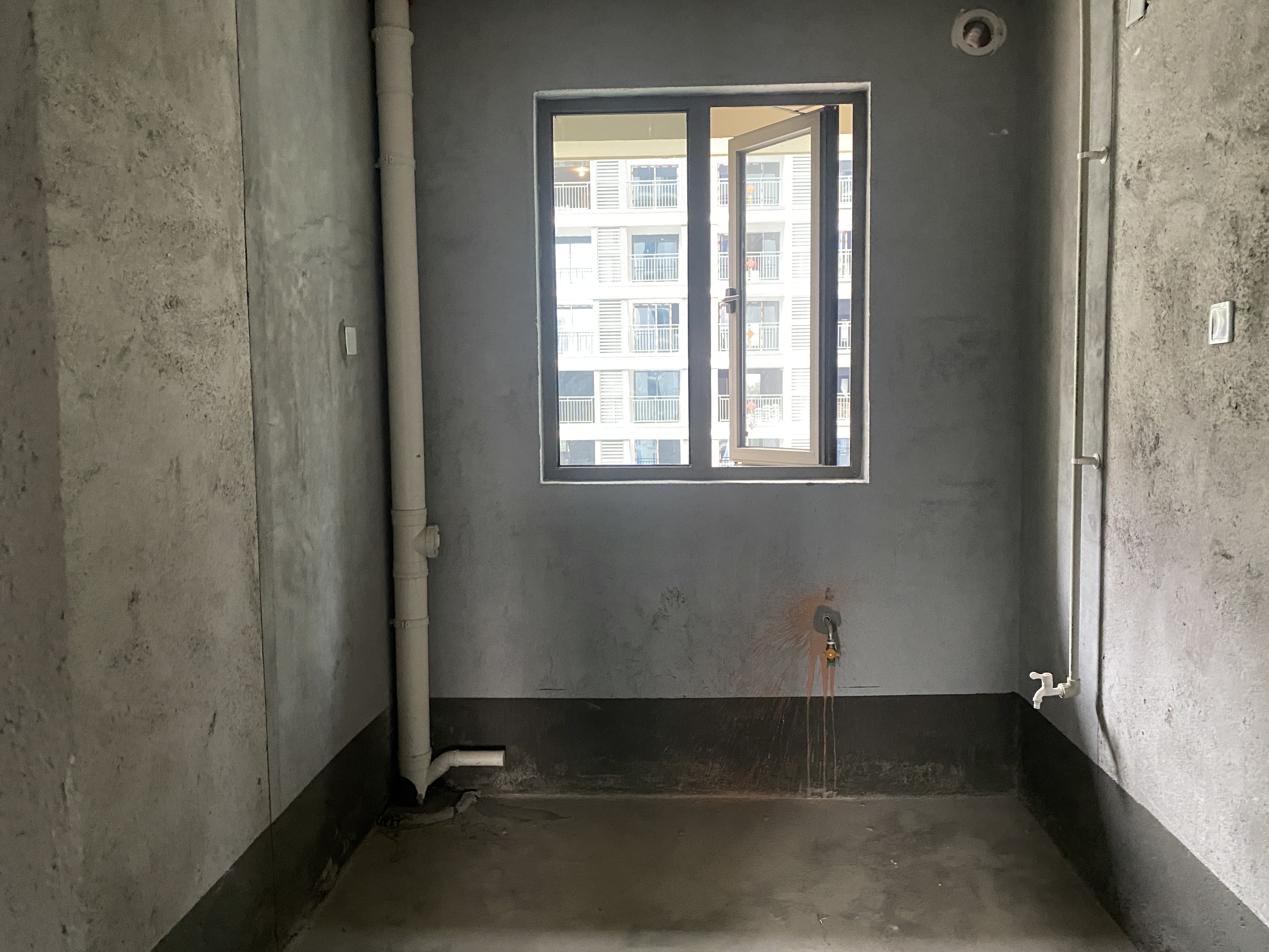 吾悦广场 4室2厅2卫 78.8万 吾悦广场 4室2厅2卫 78.8万客厅