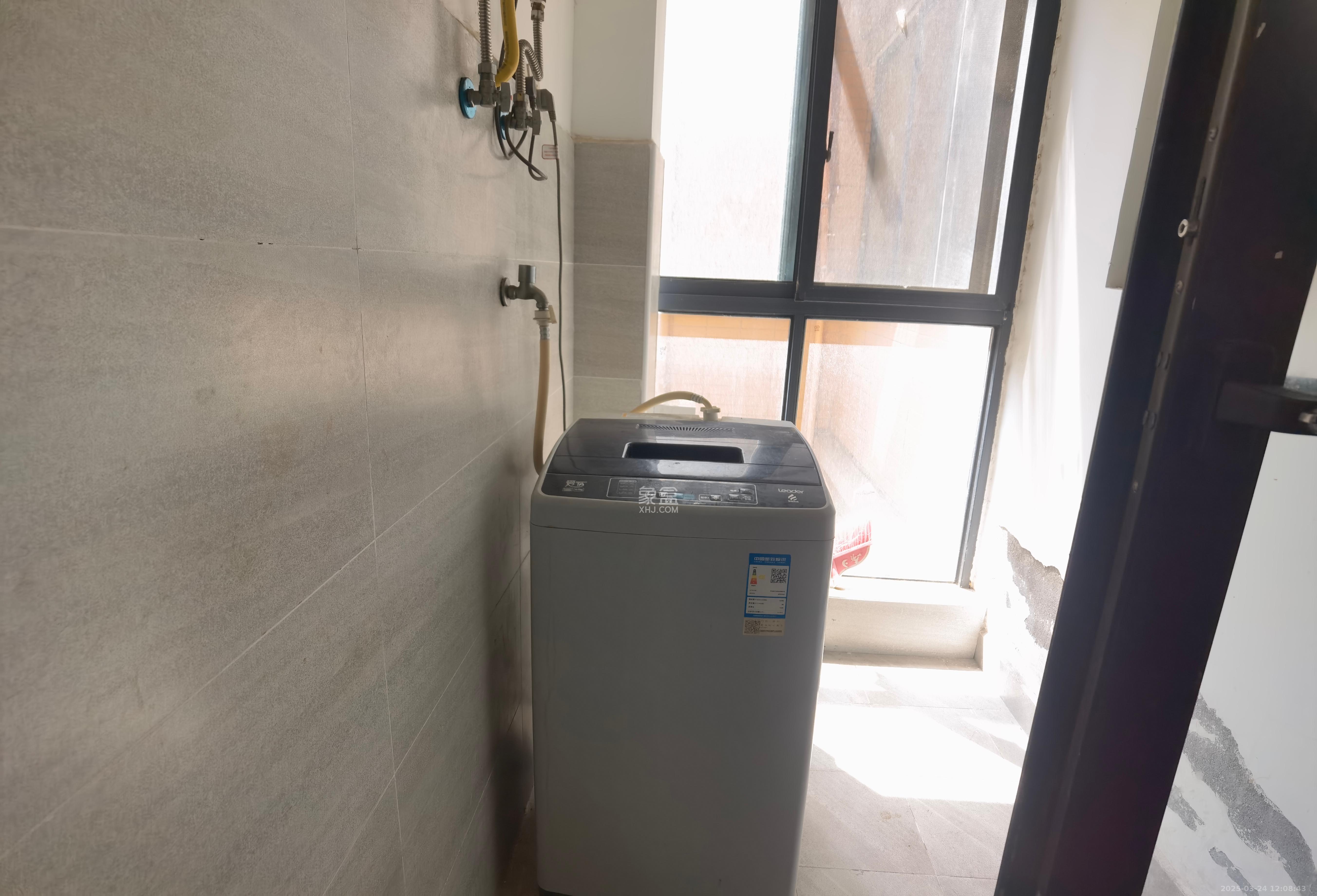 中信凯旋城(中信新城四期) 3室2厅1卫 1800.0元/月 中信凯旋城(中信新城四期) 3室2厅1卫 1800.0元/月室内图