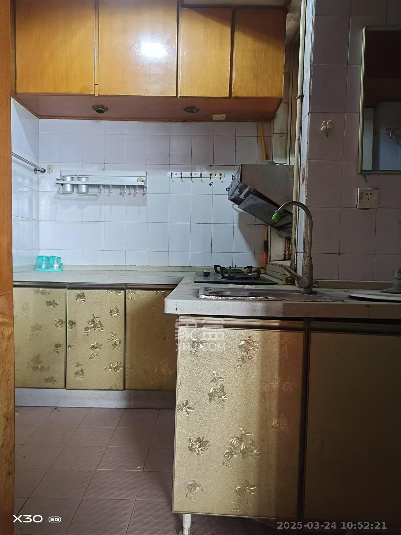 长沙卷烟厂高层小区  2室1厅1卫   1800.00元/月室内图