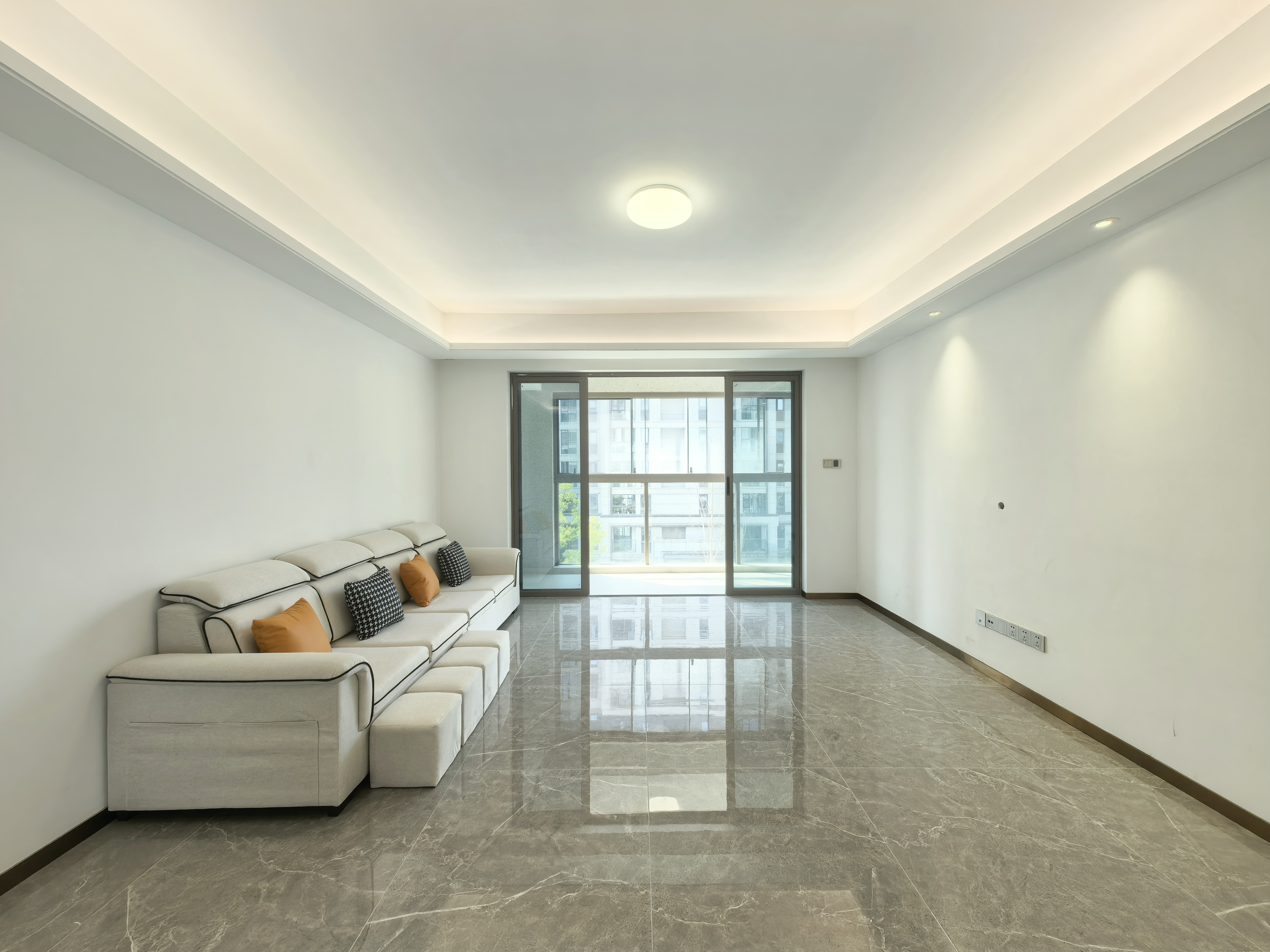 阳光城翡丽云邸  4室2厅2卫    2800.0元/月 阳光城翡丽云邸  4室2厅2卫    2800.0元/月户型图