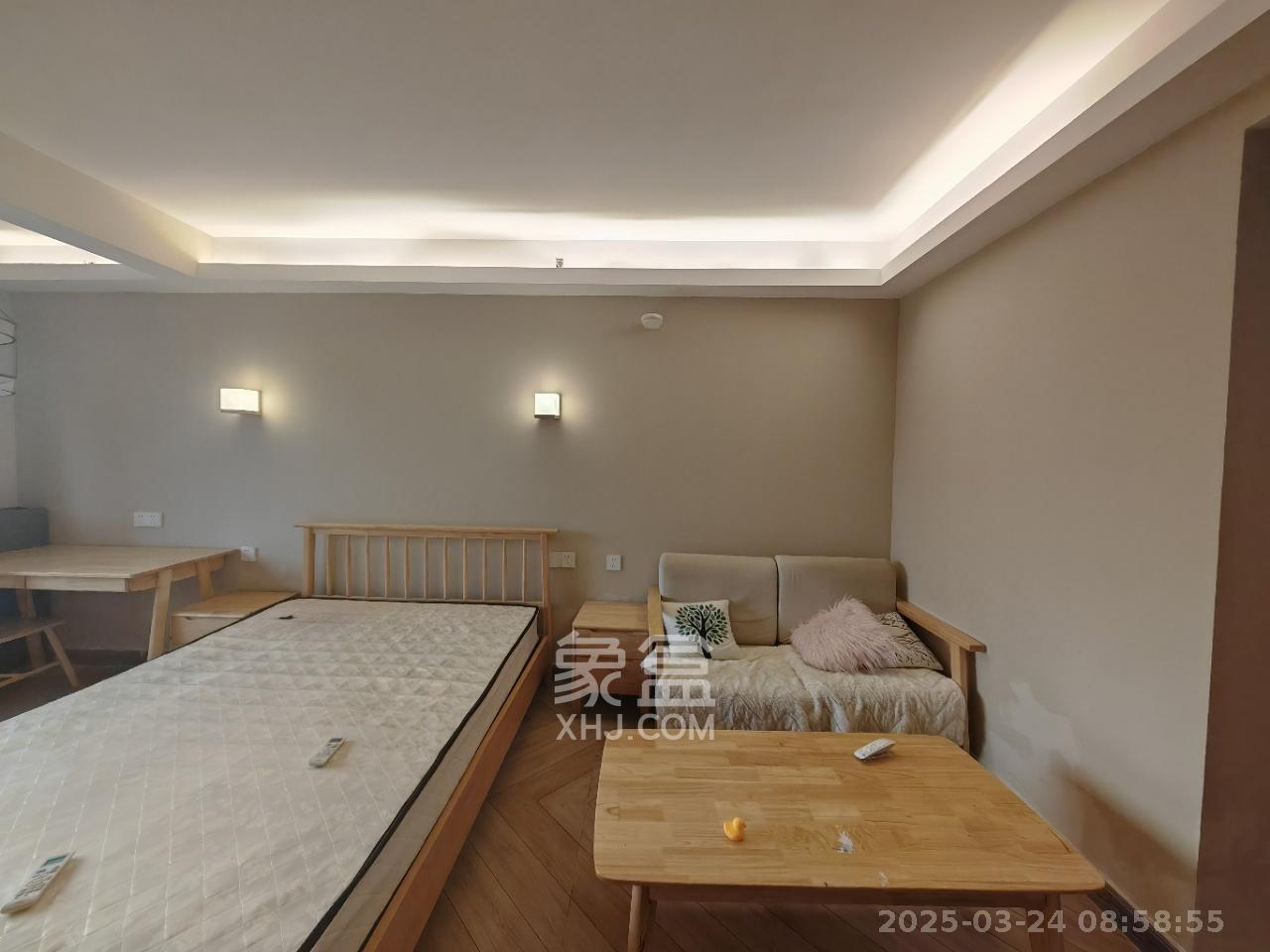 中海珑悦府  1室0厅0卫   1300.00元/月