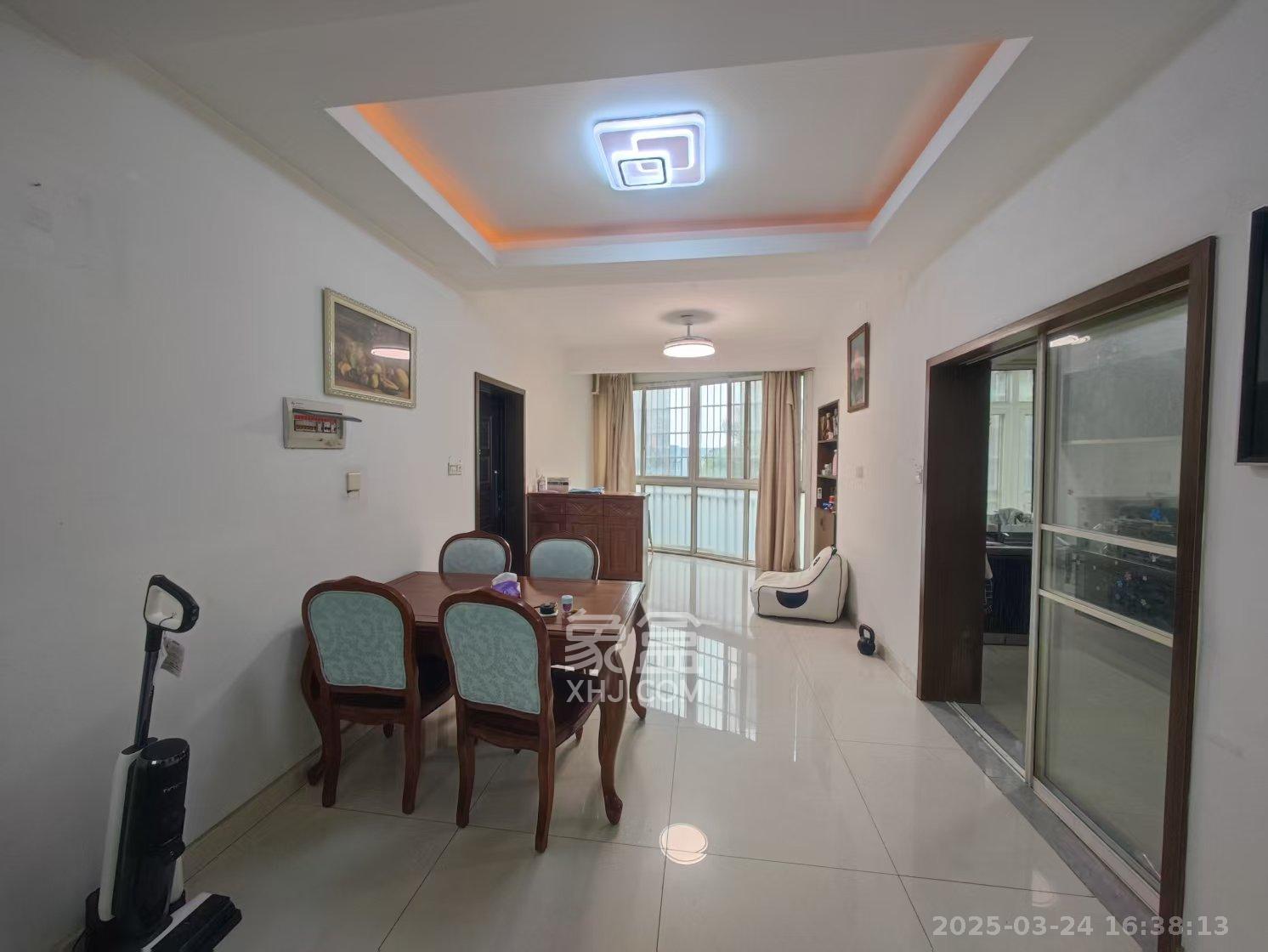 幸福洋房 4室2厅2卫 2100.0元/月 幸福洋房 4室2厅2卫 2100.0元/月室内图