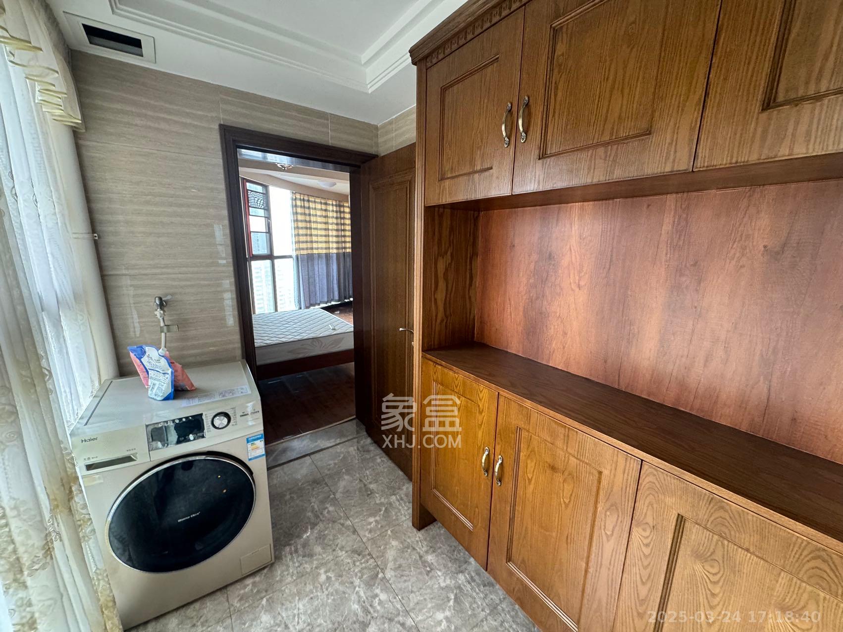 恒大御景半岛湘江苑(恒大御景半岛一期) 3室2厅3卫 4800.0元/月 恒大御景半岛湘江苑(恒大御景半岛一期) 3室2厅3卫 4800.0元/月室内图