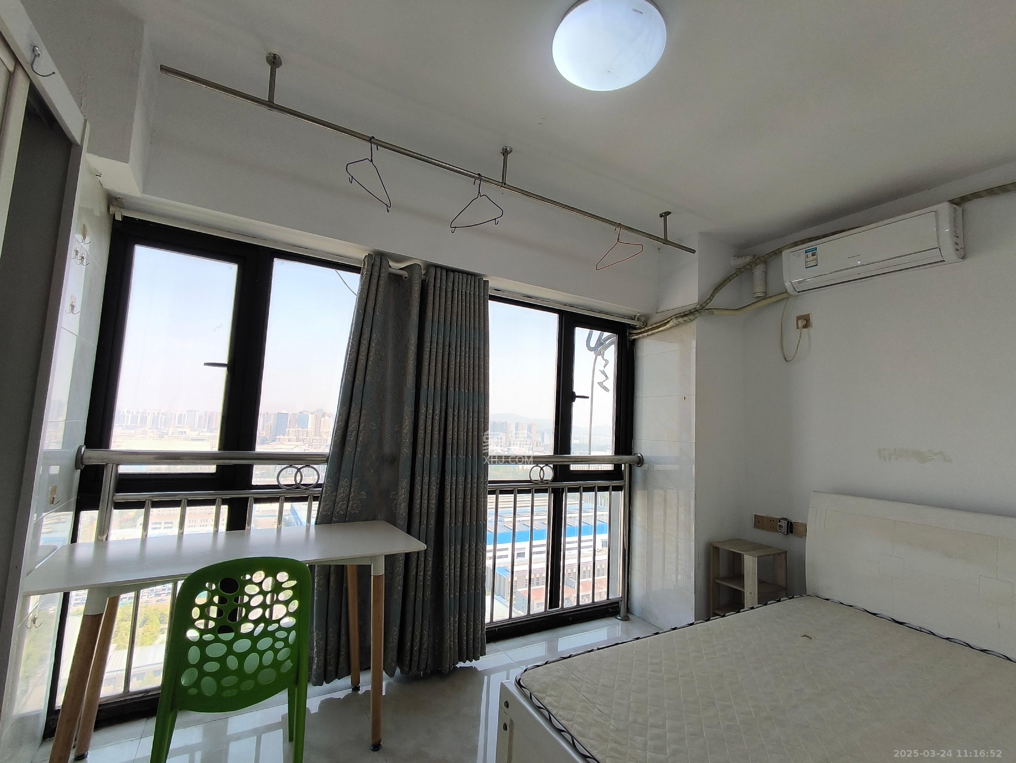 天元涉外景园B区  3室2厅2卫   2100.00元/月室内图