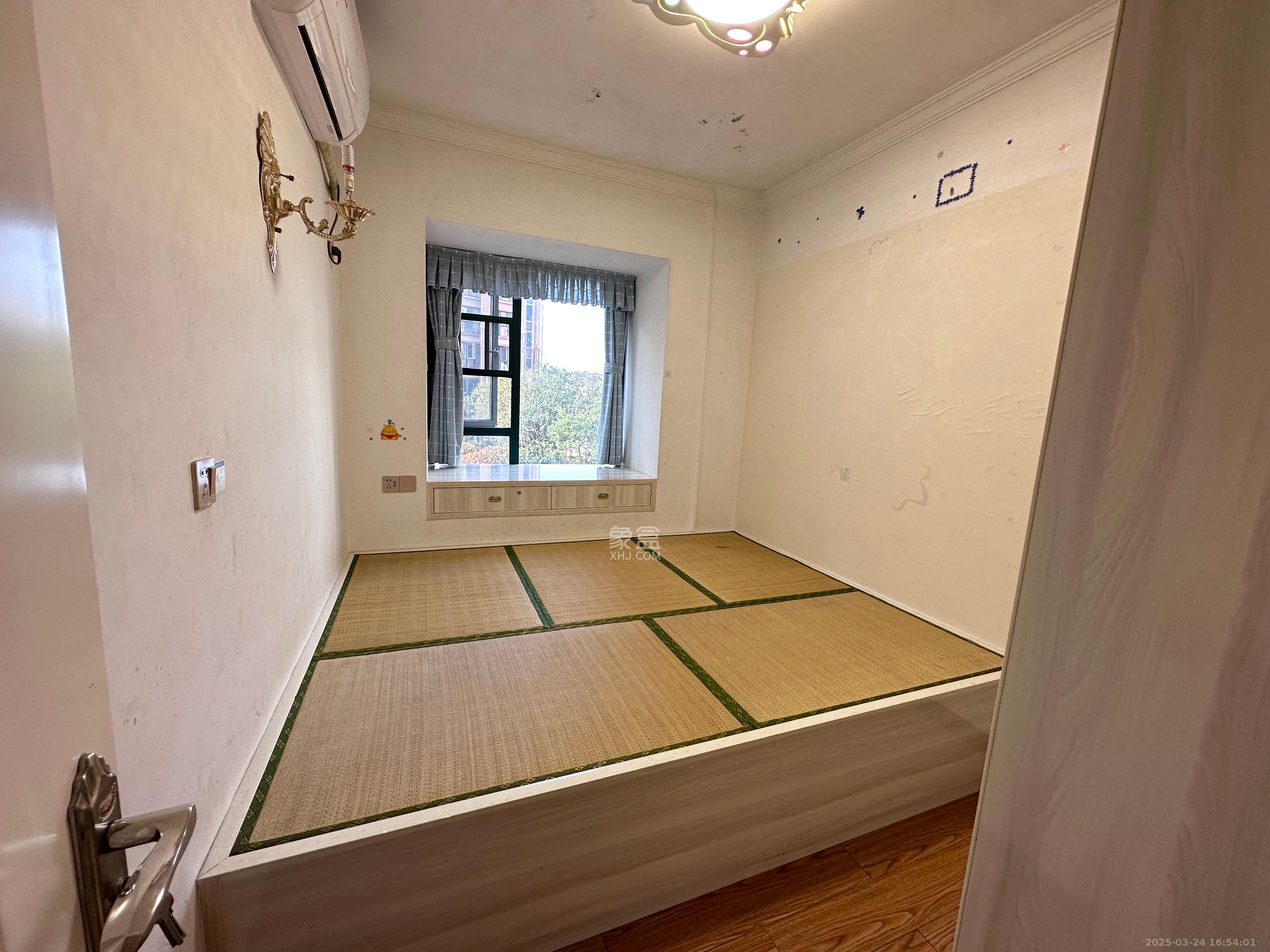 博长山水香颐  4室2厅2卫    2300.0元/月 博长山水香颐  4室2厅2卫    2300.0元/月室内图