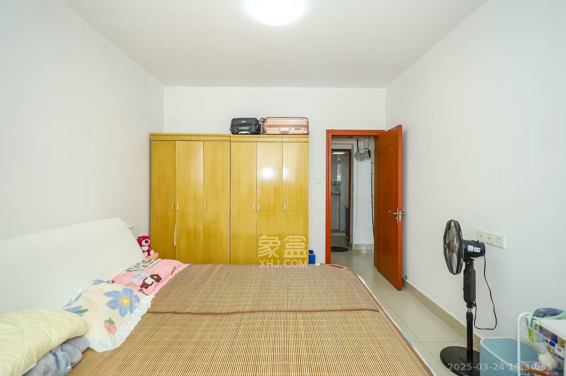 紫晶城 1室2厅1卫 1400.0元/月 紫晶城 1室2厅1卫 1400.0元/月室内图