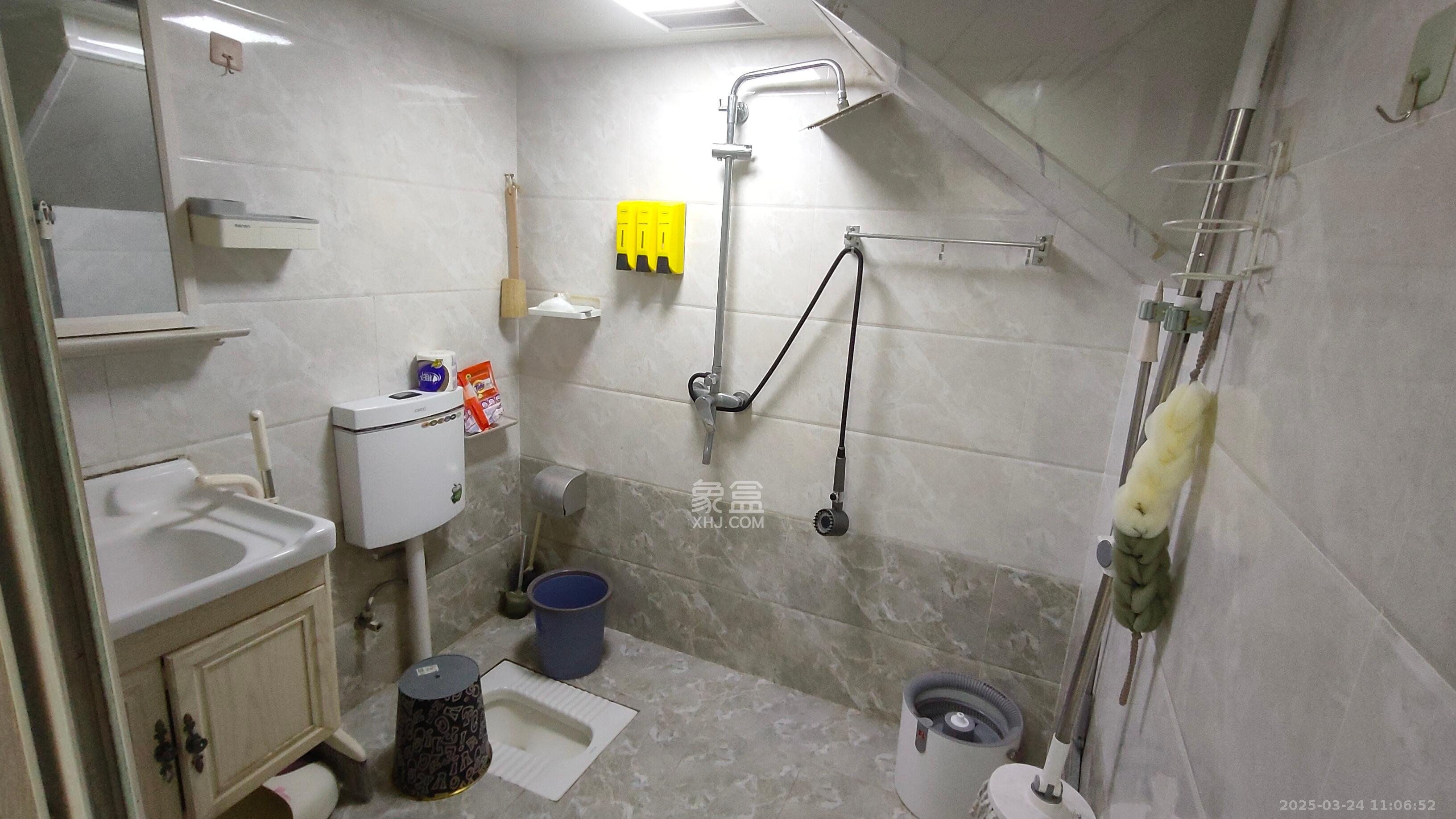 MOMA当代广场 2室1厅1卫 1800.0元/月 MOMA当代广场 2室1厅1卫 1800.0元/月室内图