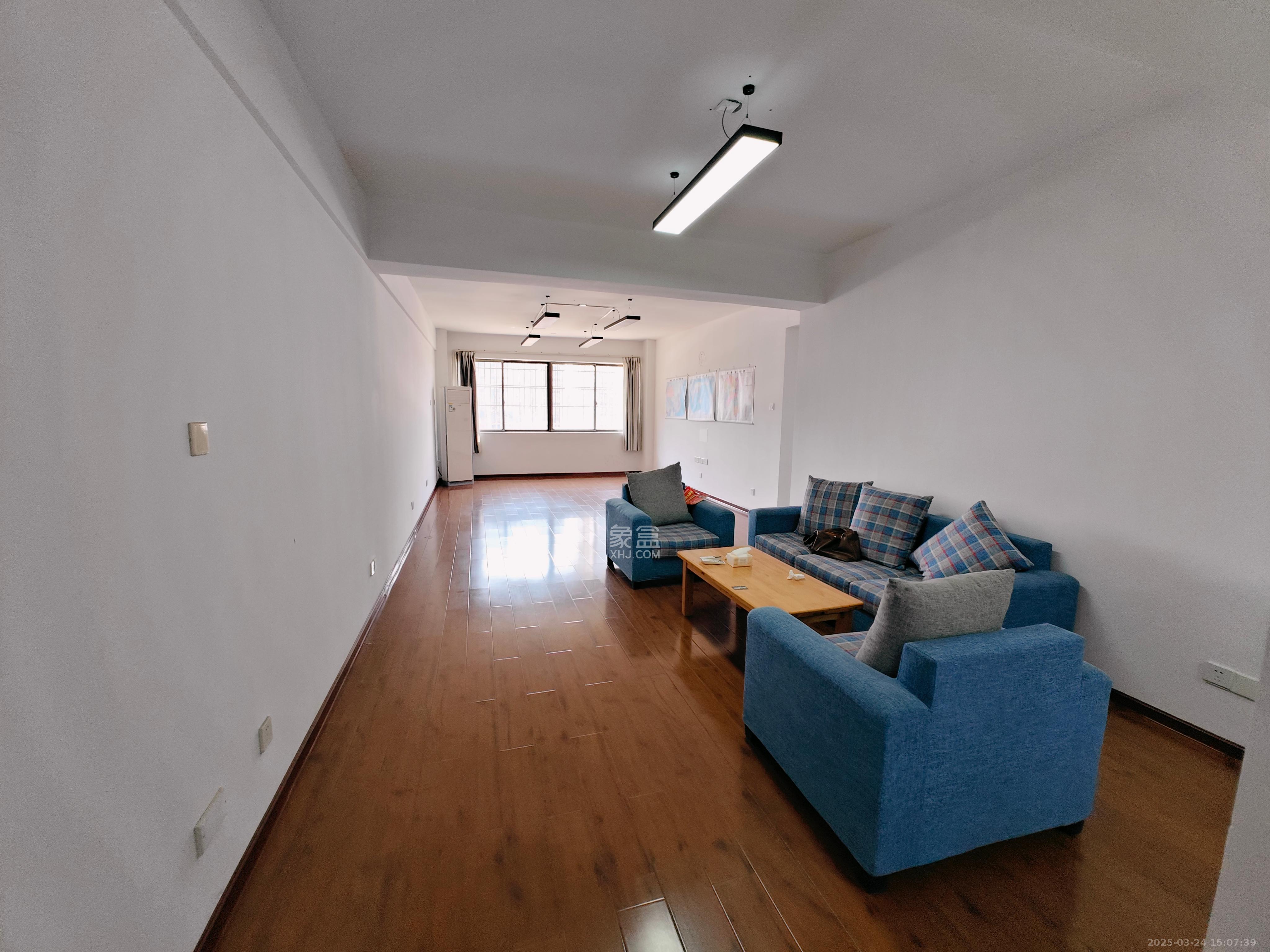 环达路桥 3室2厅2卫 3100.0元/月 环达路桥 3室2厅2卫 3100.0元/月室内图