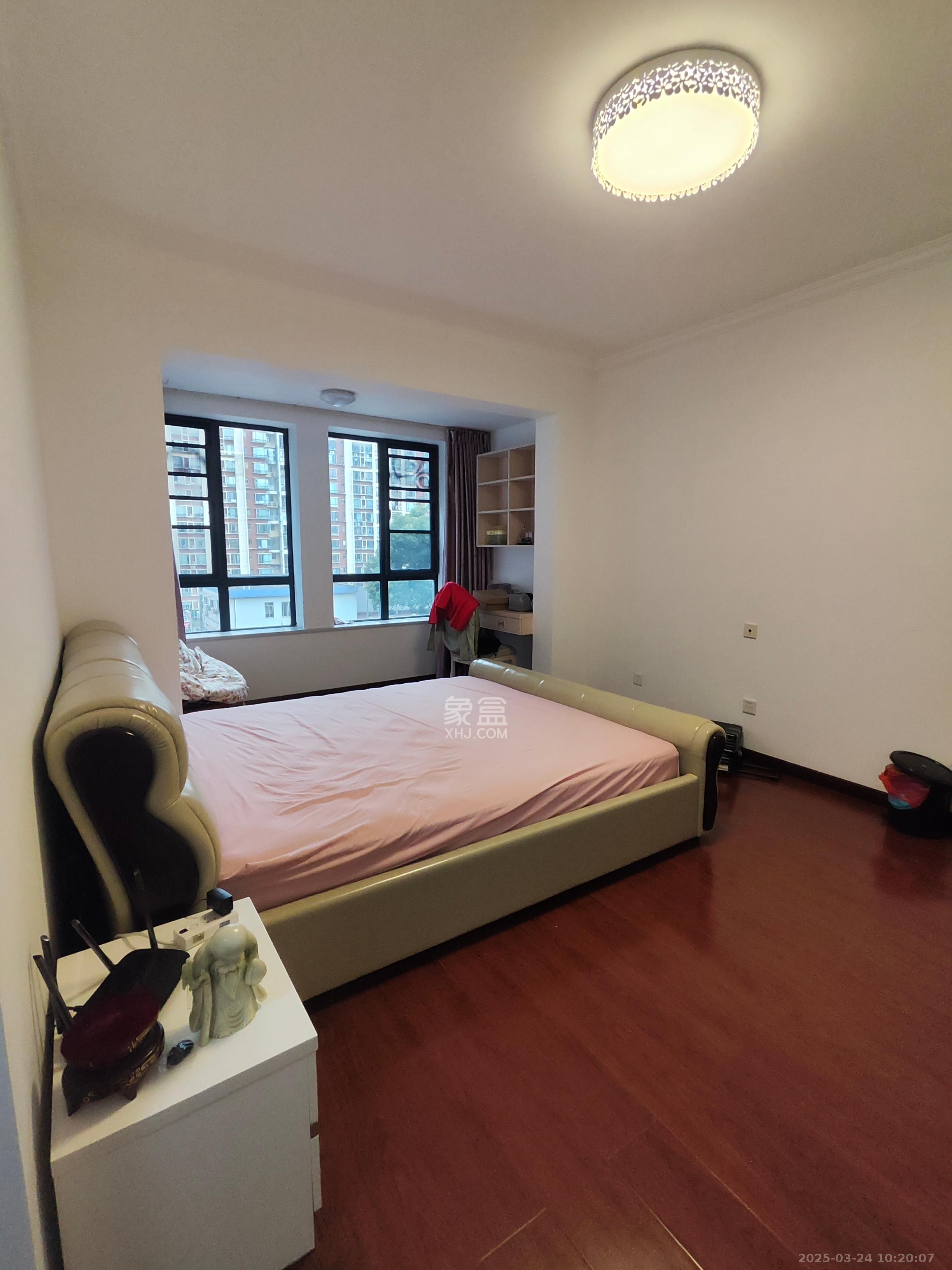 长房天翼未来城  4室2厅2卫    5000.0元/月 长房天翼未来城  4室2厅2卫    5000.0元/月