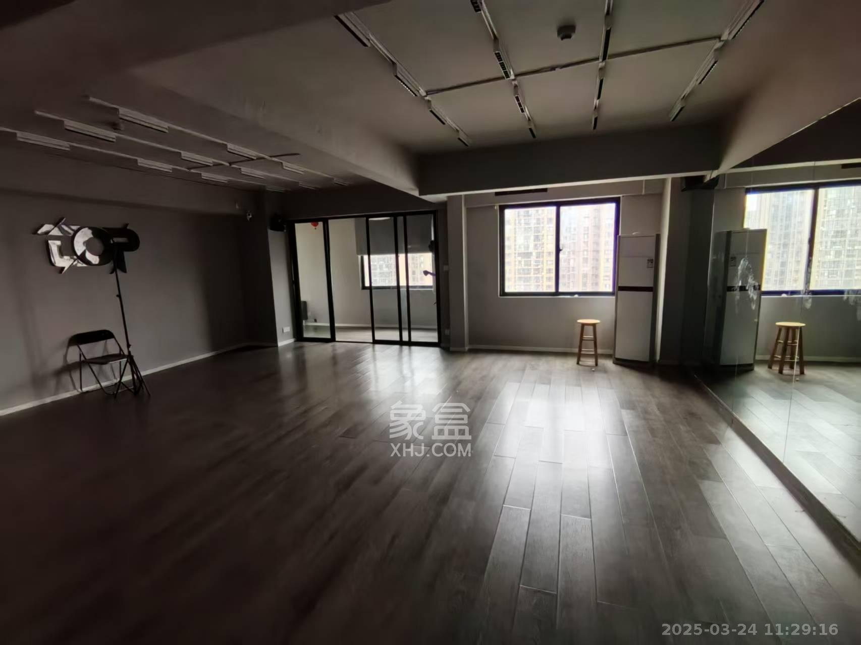 阳光锦城 1室1厅1卫 1400.0元/月 阳光锦城 1室1厅1卫 1400.0元/月室内图