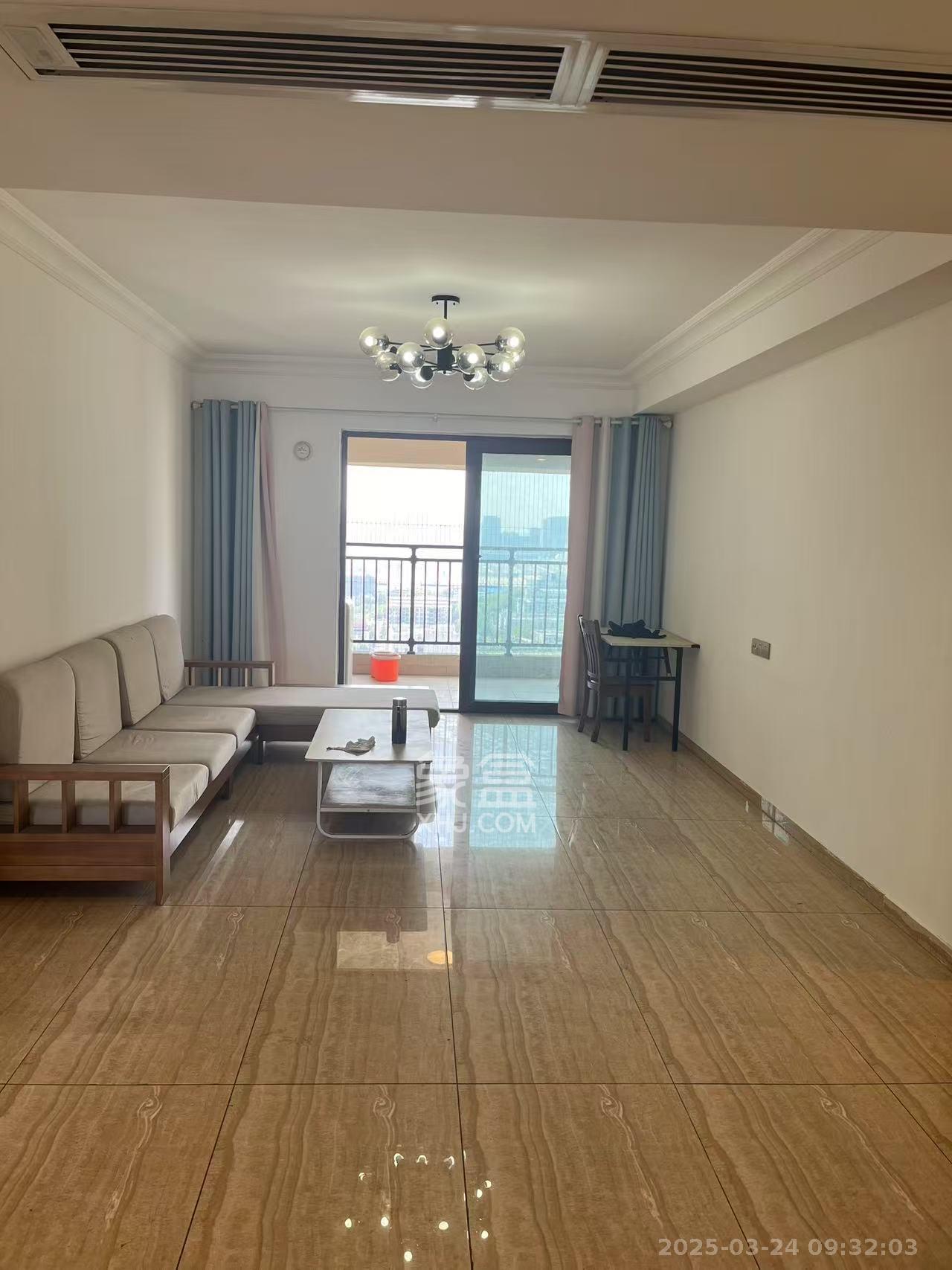 碧桂园星城首府 3室2厅2卫 2800.0元/月 碧桂园星城首府 3室2厅2卫 2800.0元/月室内图