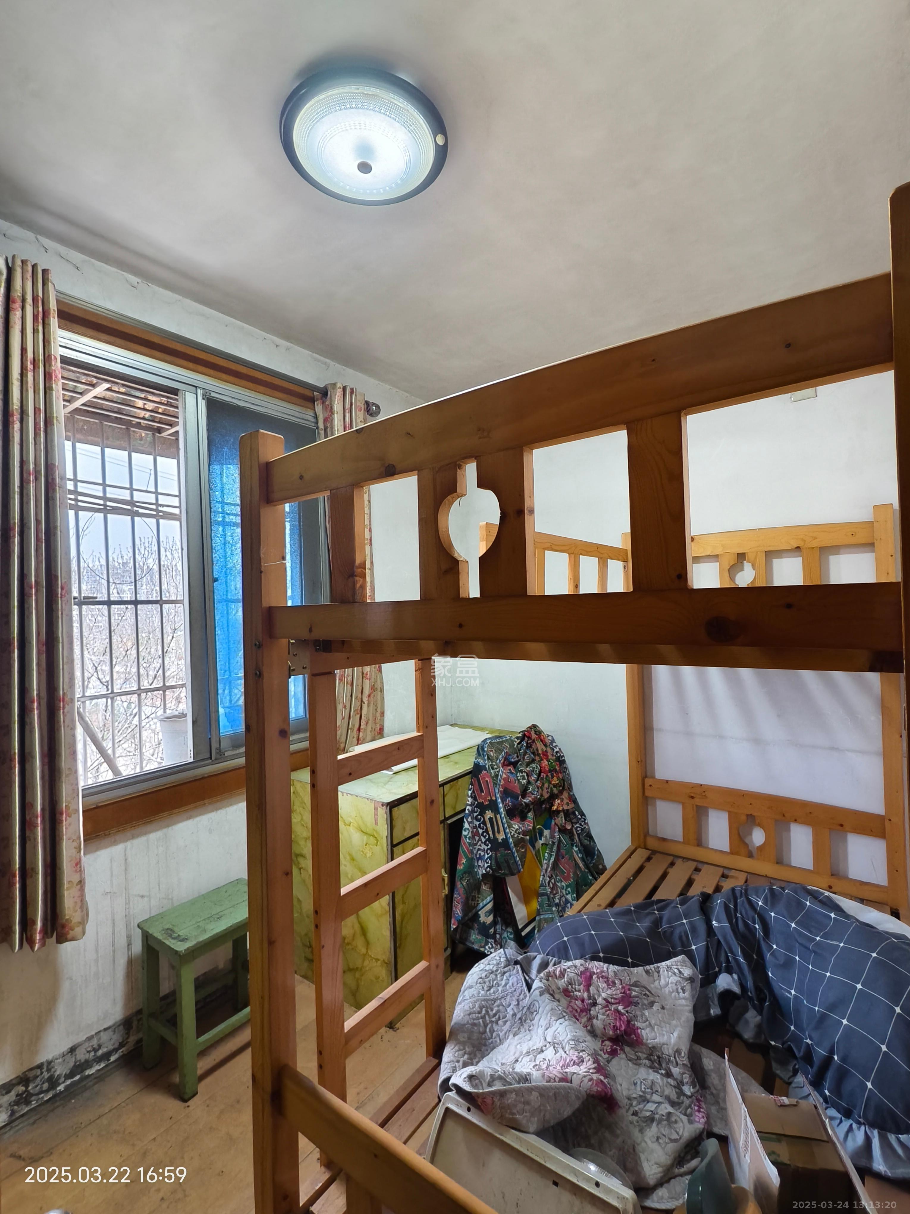 蒋家垅社区  3室2厅2卫    900.0元/月 蒋家垅社区  3室2厅2卫    900.0元/月室内图