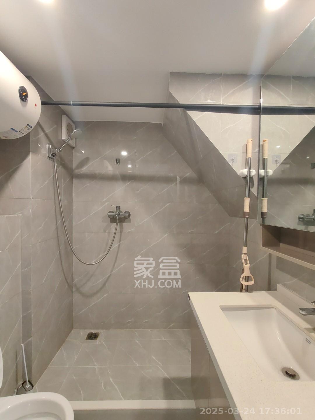 中一鲲出(鲲鹏府)  2室1厅1卫    2200.0元/月 中一鲲出(鲲鹏府)  2室1厅1卫    2200.0元/月室内图