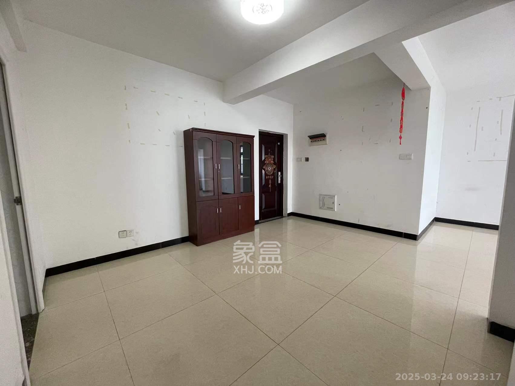 华城广场 2室2厅1卫 2200.0元/月 华城广场 2室2厅1卫 2200.0元/月室内图