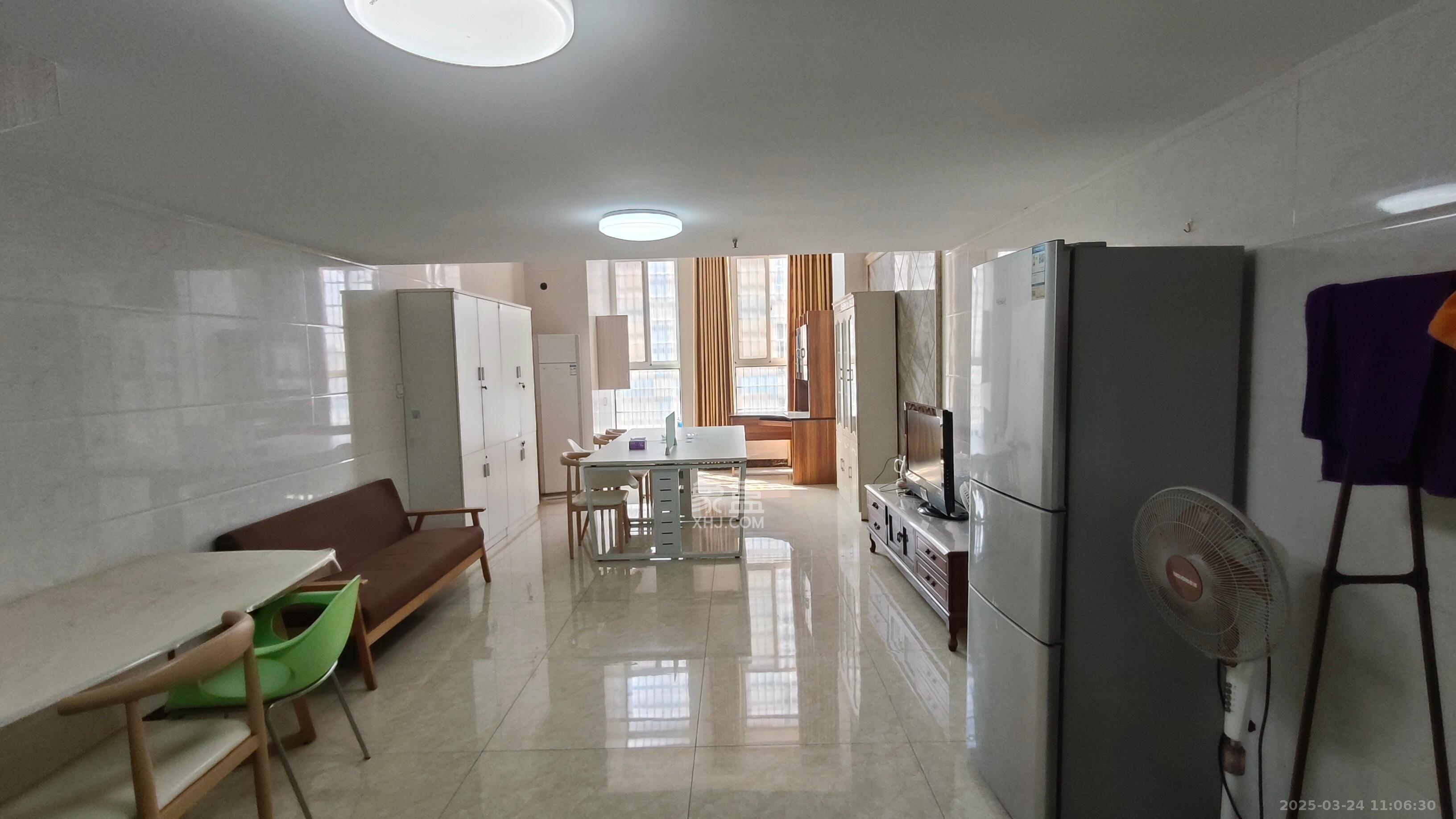 MOMA当代广场 2室1厅1卫 1800.0元/月 MOMA当代广场 2室1厅1卫 1800.0元/月室内图