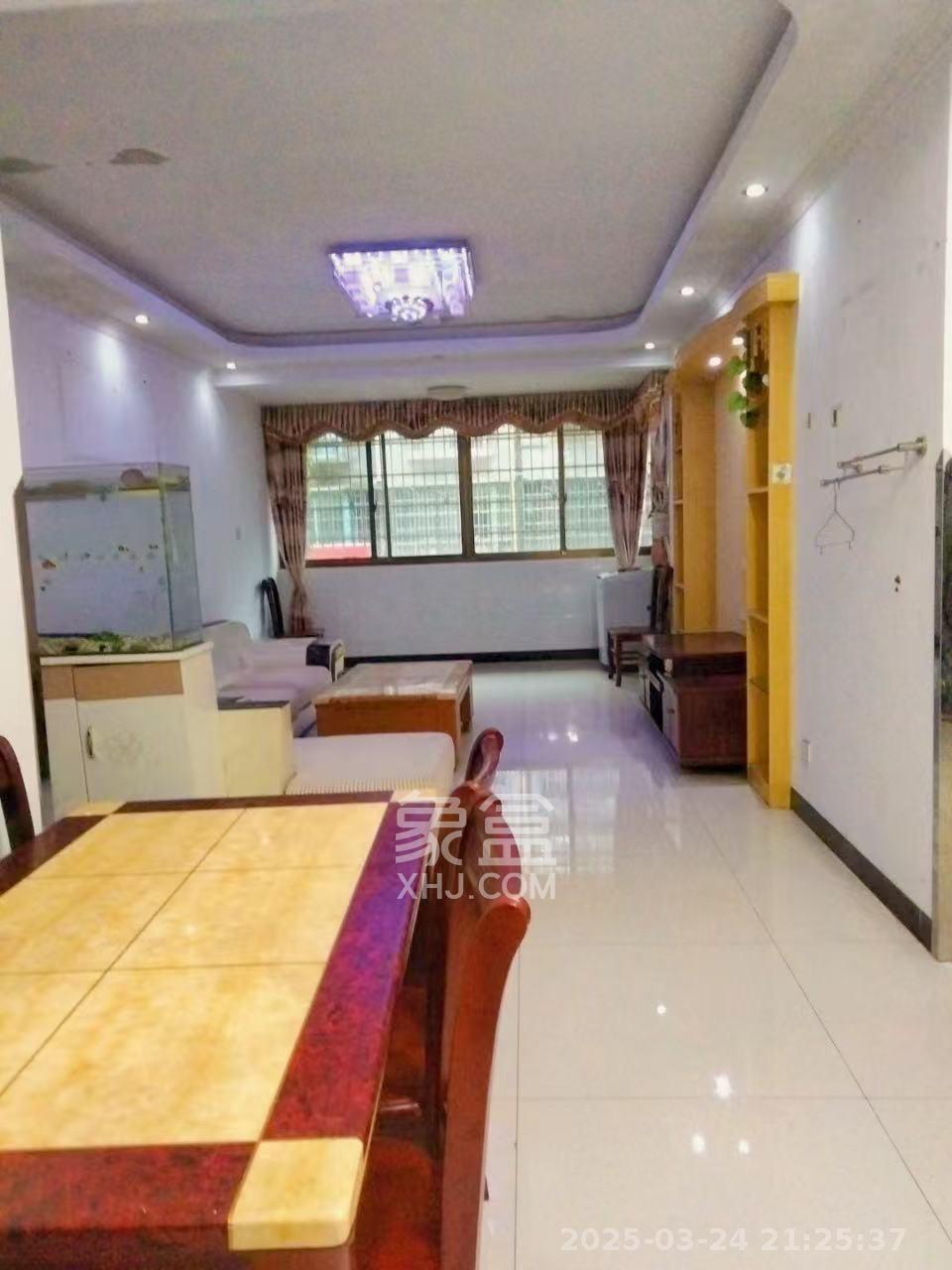 延农小区(延农五期、延农六期)  3室2厅1卫    2300.0元/月 延农小区(延农五期、延农六期)  3室2厅1卫    2300.0元/月室内图