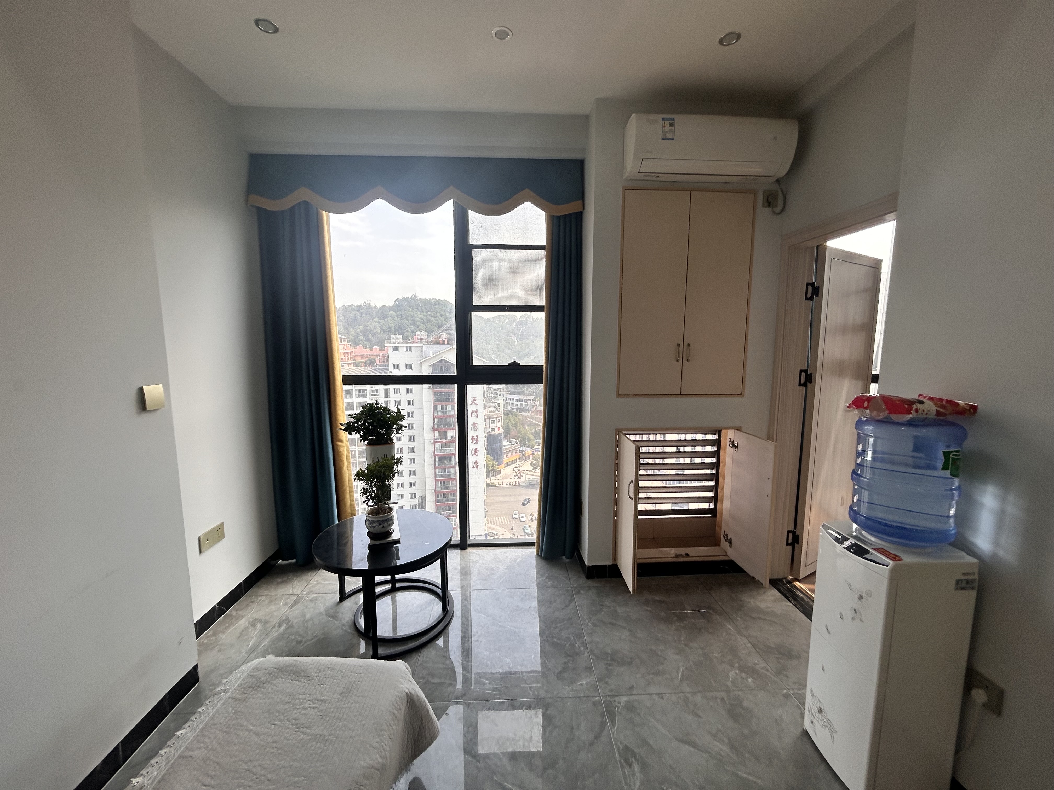 天门中央广场 1室1厅1卫 1800.0元/月 天门中央广场 1室1厅1卫 1800.0元/月室内图