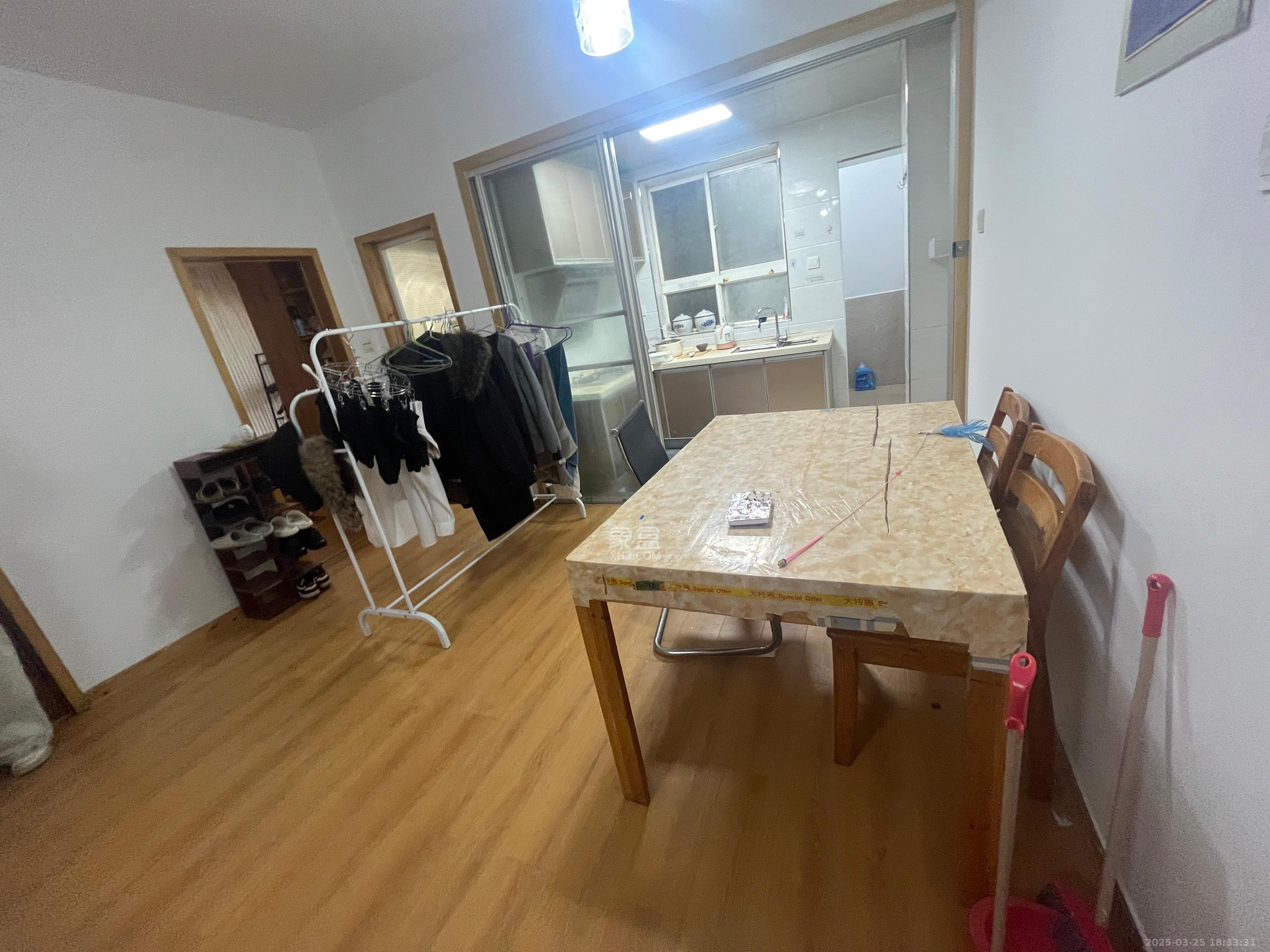 新楚天扶华庭  2室1厅1卫    2700.0元/月室内图