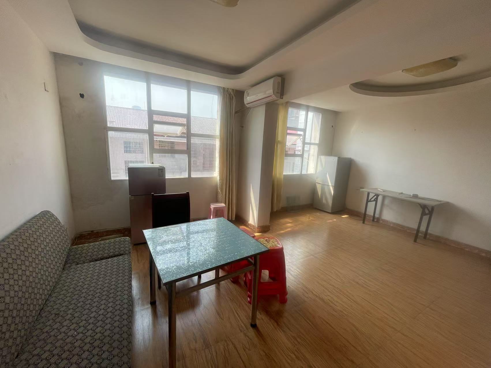 罗家小区西区 2室1厅2卫 900.0元/月 罗家小区西区 2室1厅2卫 900.0元/月室内图