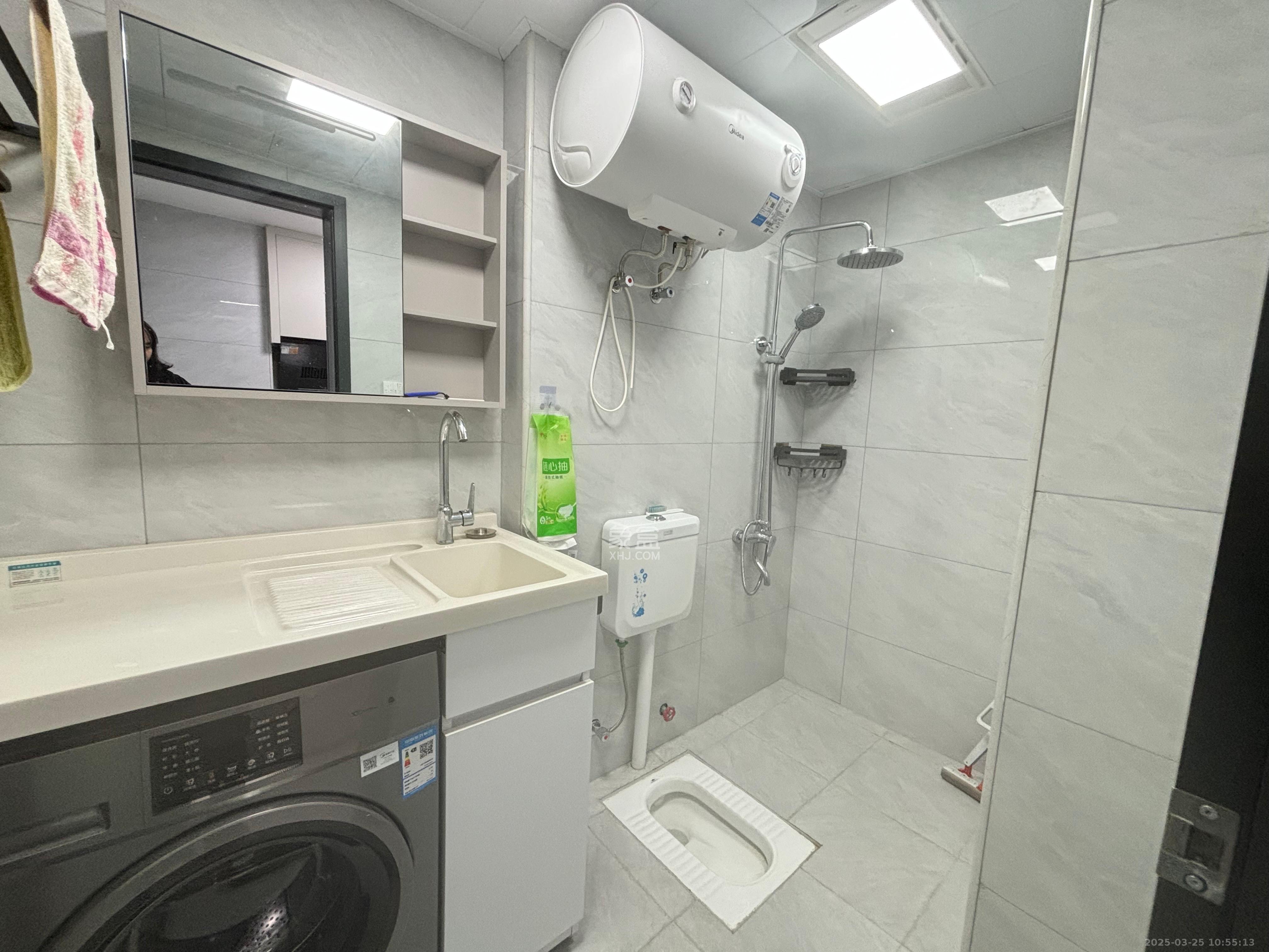 红星国际公寓  1室1厅1卫    1800.0元/月室内图