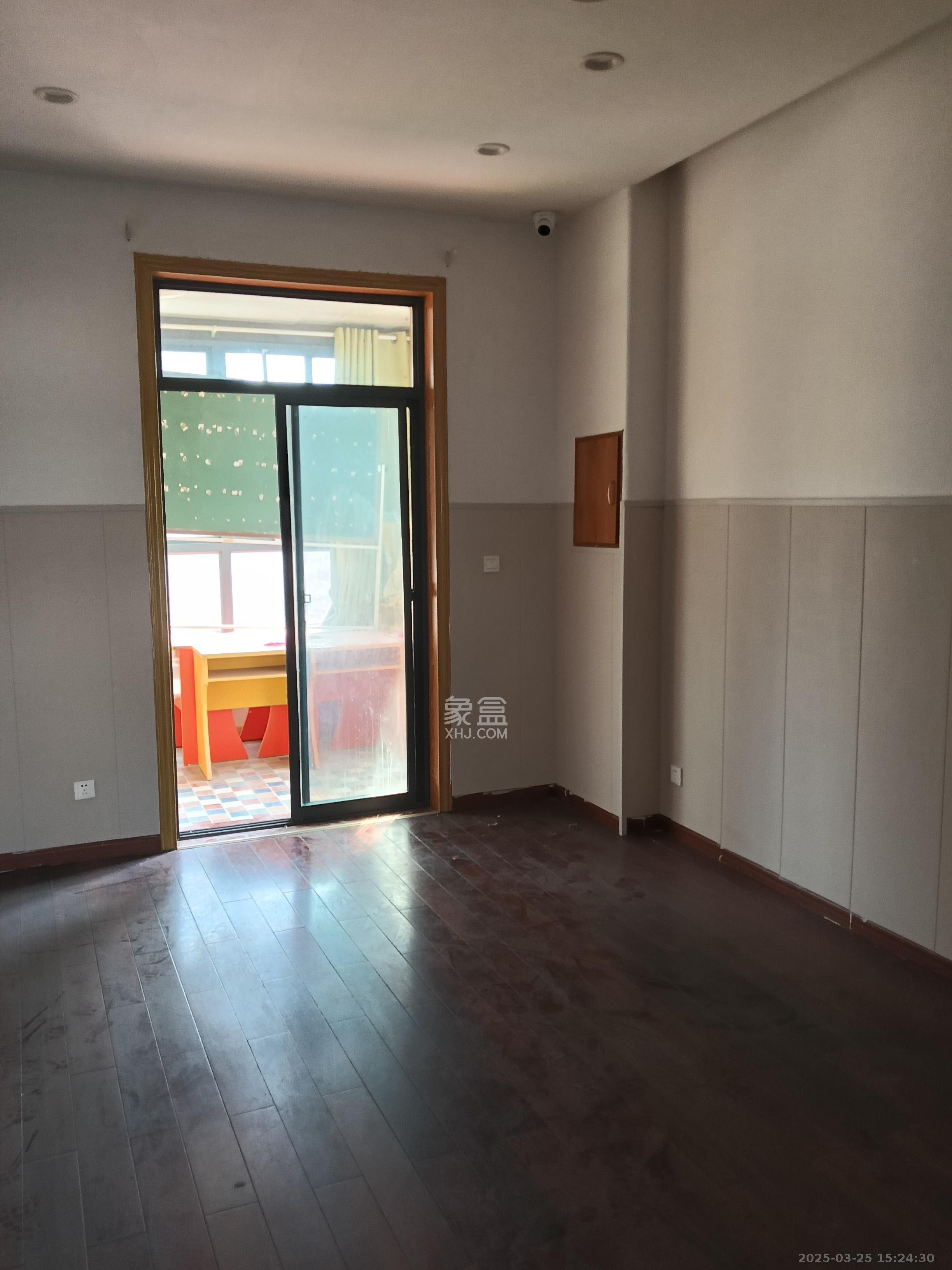 郡原居里   180.0㎡      4000.0元/月室内图