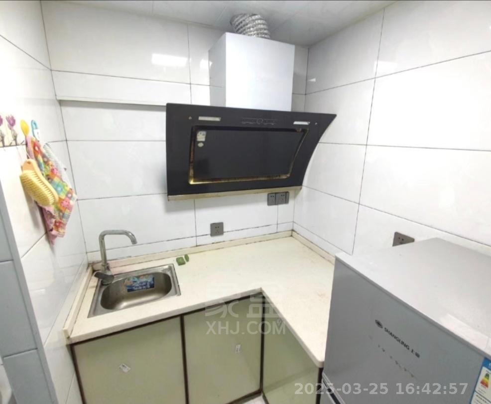 文艺复兴(未来城)  1室1厅1卫    1000.0元/月 文艺复兴(未来城)  1室1厅1卫    1000.0元/月室内图