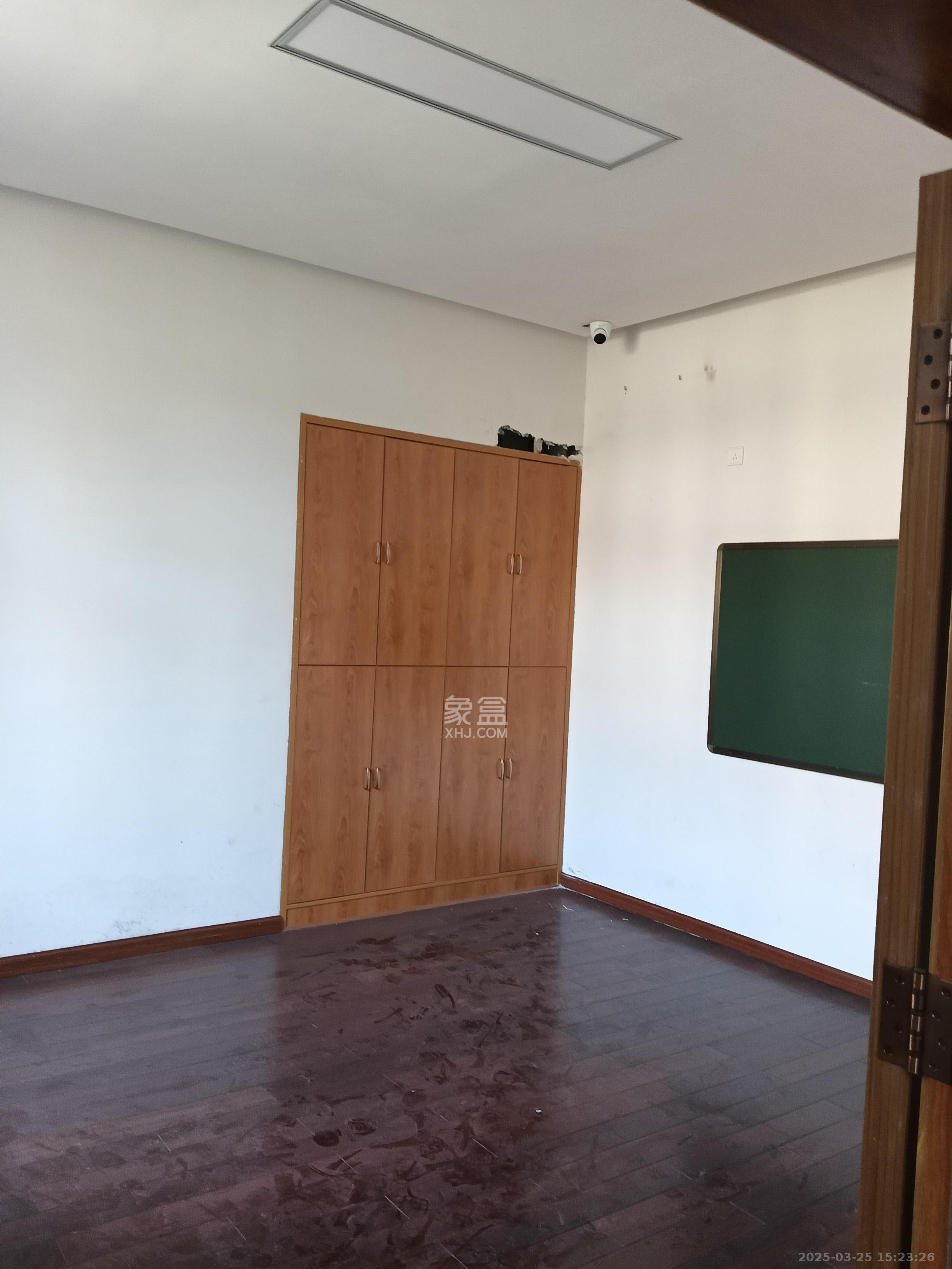 郡原居里   180.0㎡      4000.0元/月室内图