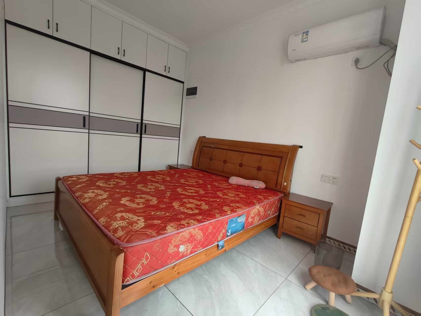 香格里拉  1室1厅1卫    26.8万 香格里拉  1室1厅1卫    26.8万室内图