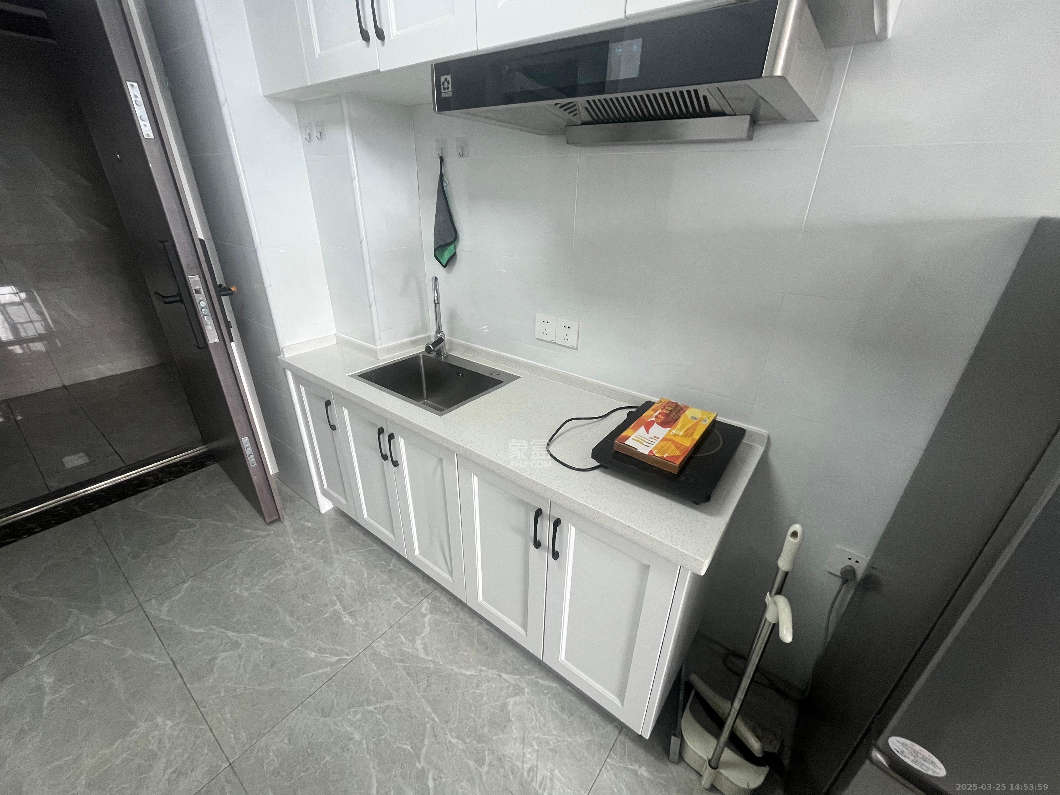 龙湖湘江星座(祺鑫星座公寓) 1室1厅1卫 1700.0元/月 龙湖湘江星座(祺鑫星座公寓) 1室1厅1卫 1700.0元/月室内图