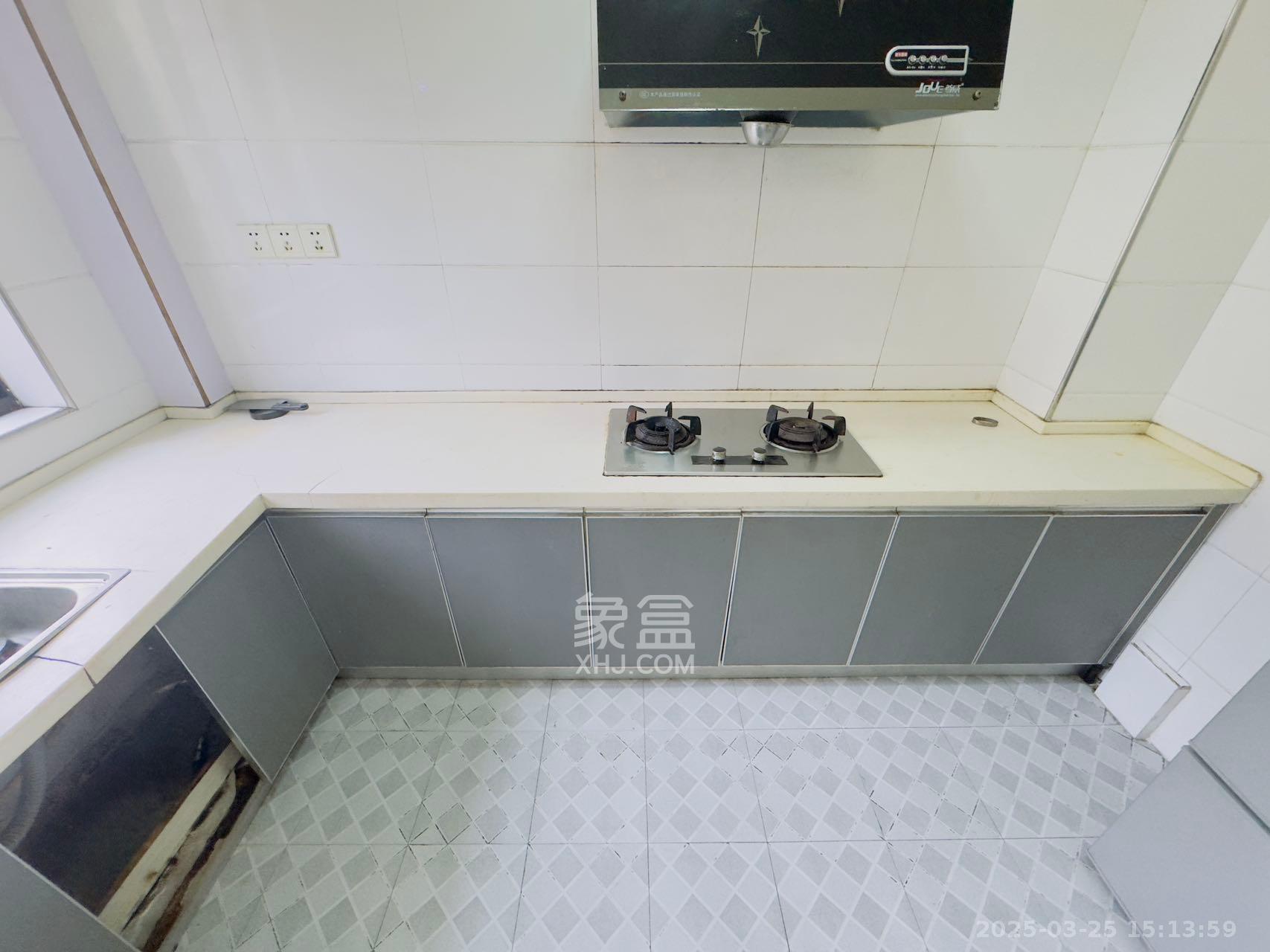 保利麓谷林语E区  4室2厅1卫   1800.00元/月室内图