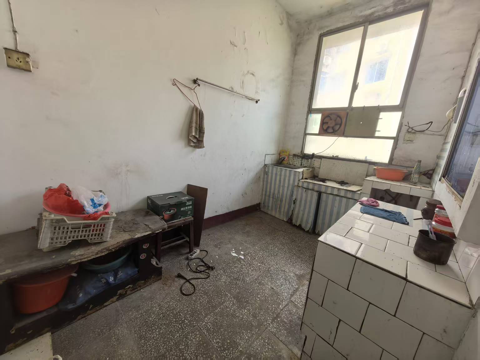 秀峰西路散盘 2室1厅1卫 500.0元/月 秀峰西路散盘 2室1厅1卫 500.0元/月室内图