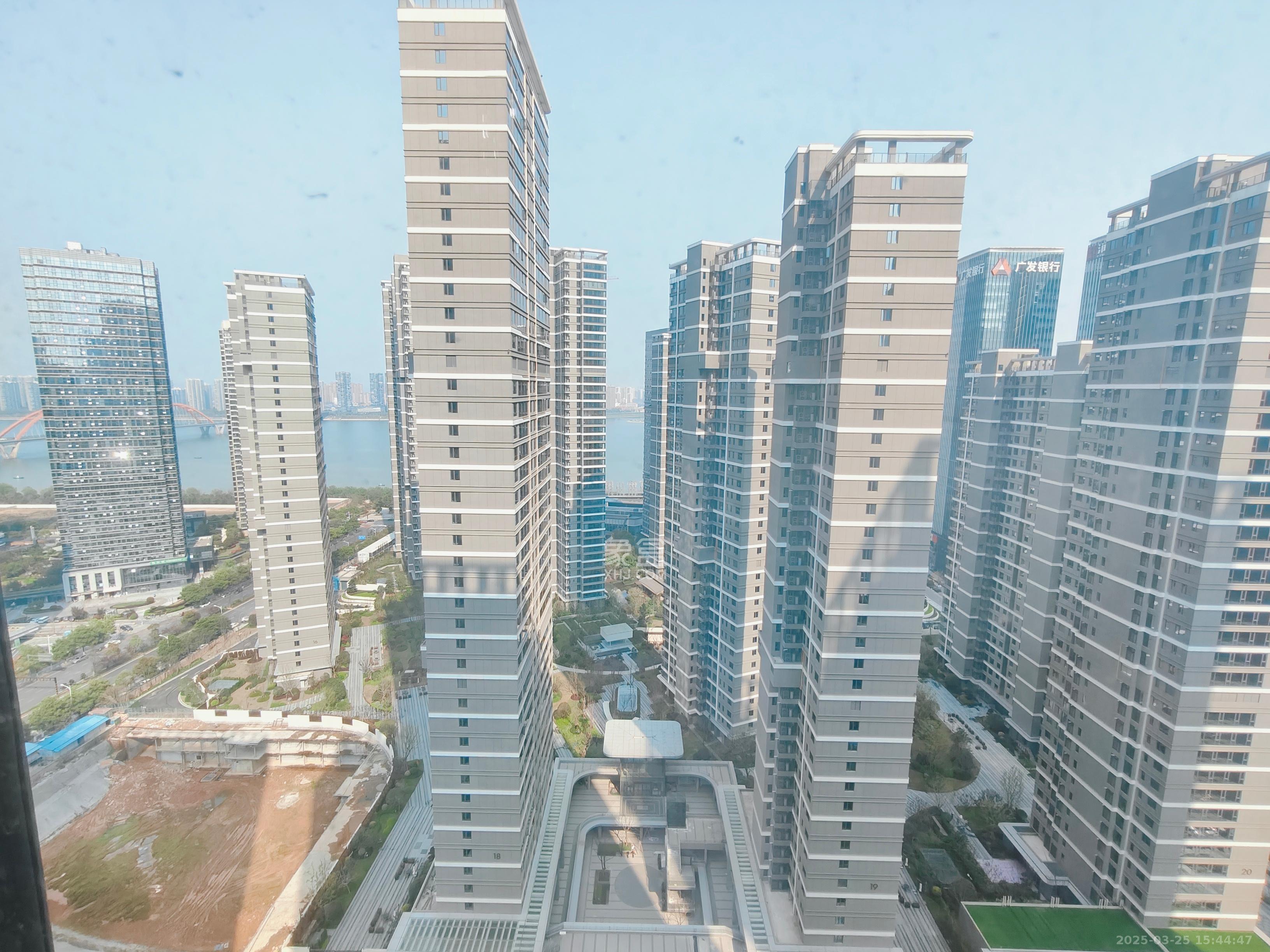 启迪协信中心  2室2厅1卫   3000.00元/月室内图