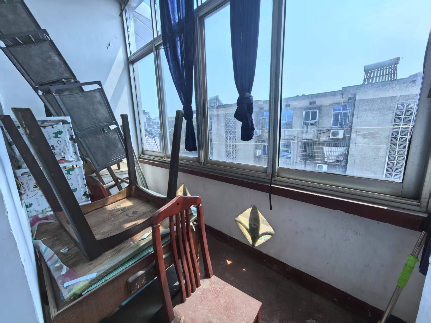 秀峰西路散盘 2室1厅1卫 500.0元/月 秀峰西路散盘 2室1厅1卫 500.0元/月室内图