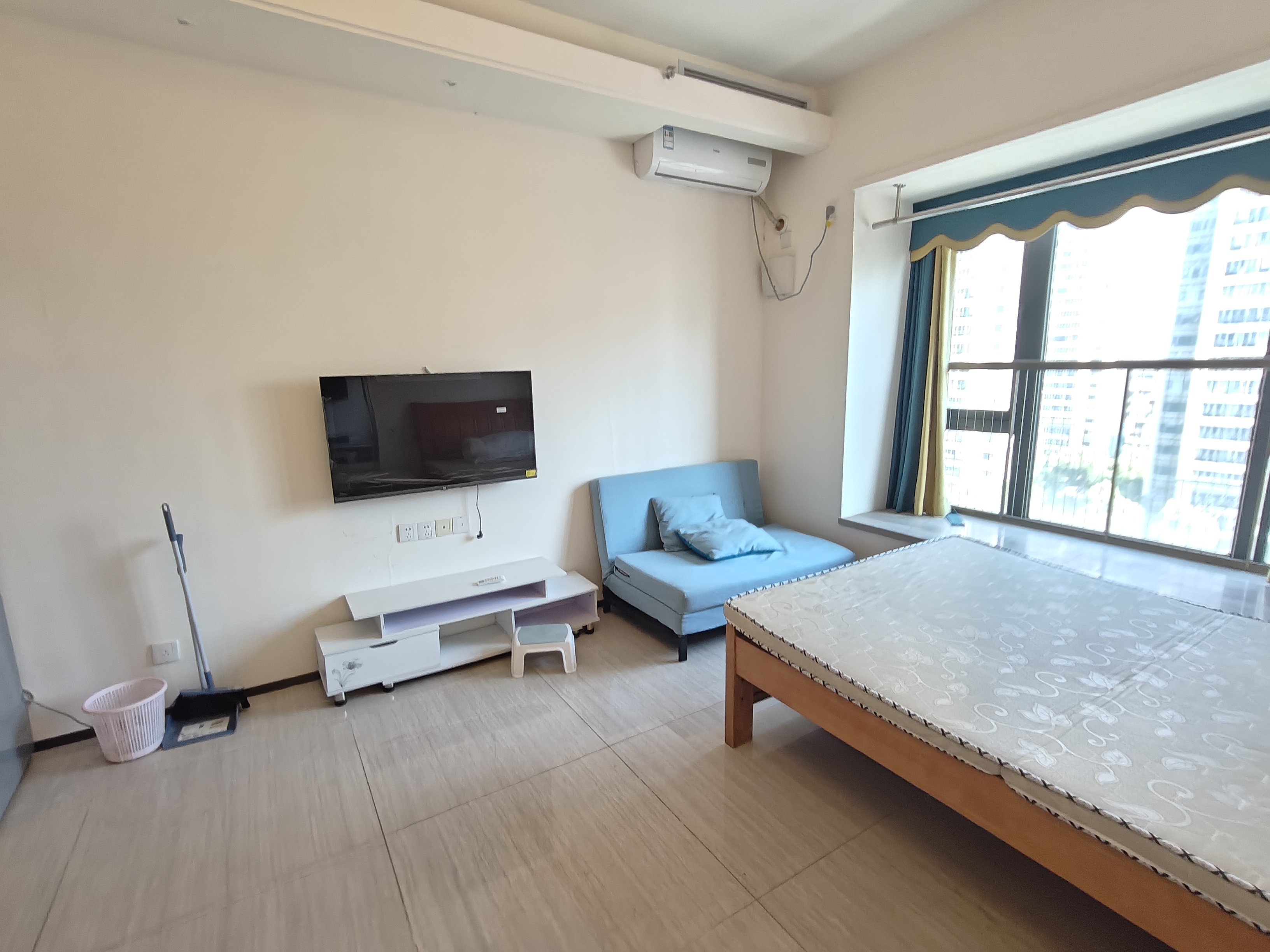 恒大华府 1室1厅1卫 1300.0元/月 恒大华府 1室1厅1卫 1300.0元/月室内图