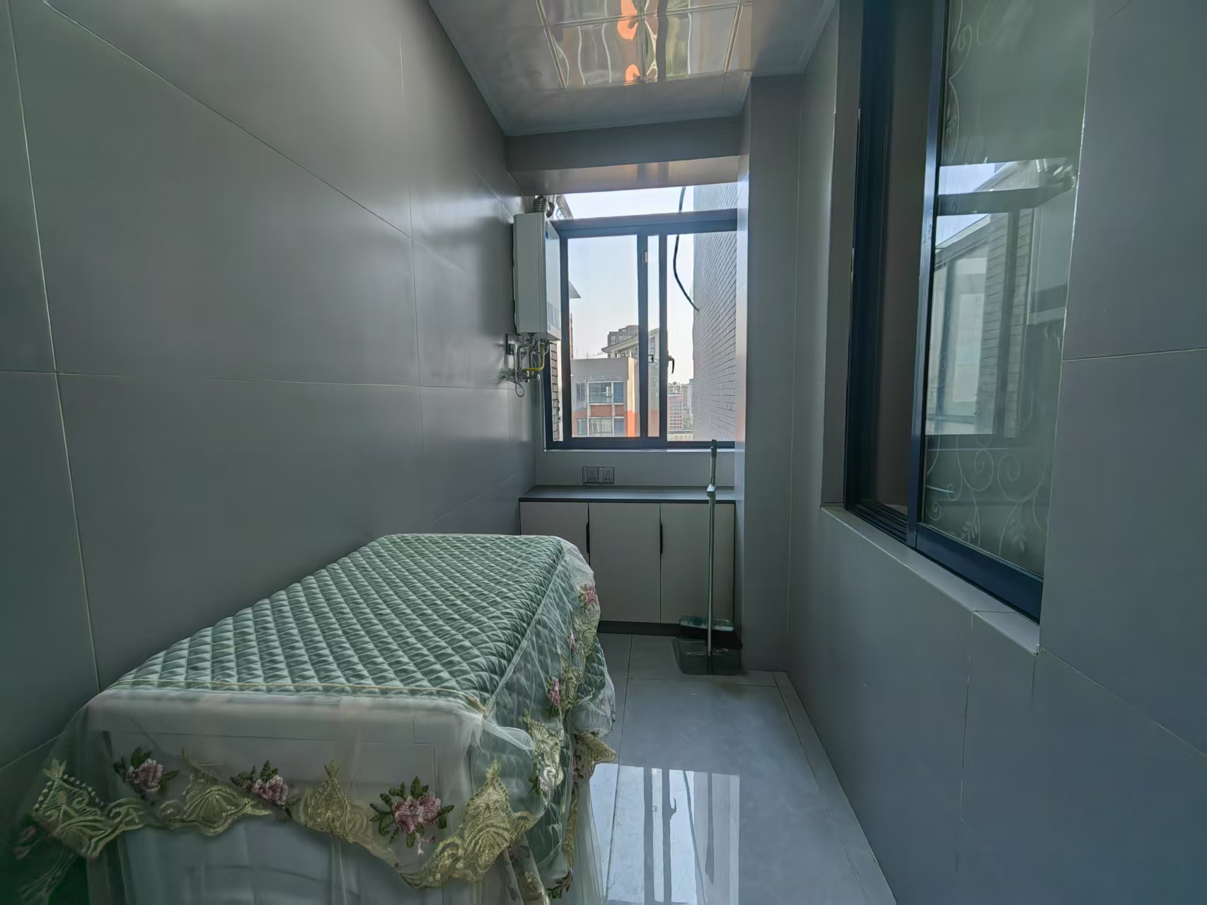 银海御苑 2室2厅1卫 44.8万 银海御苑 2室2厅1卫 44.8万室内图